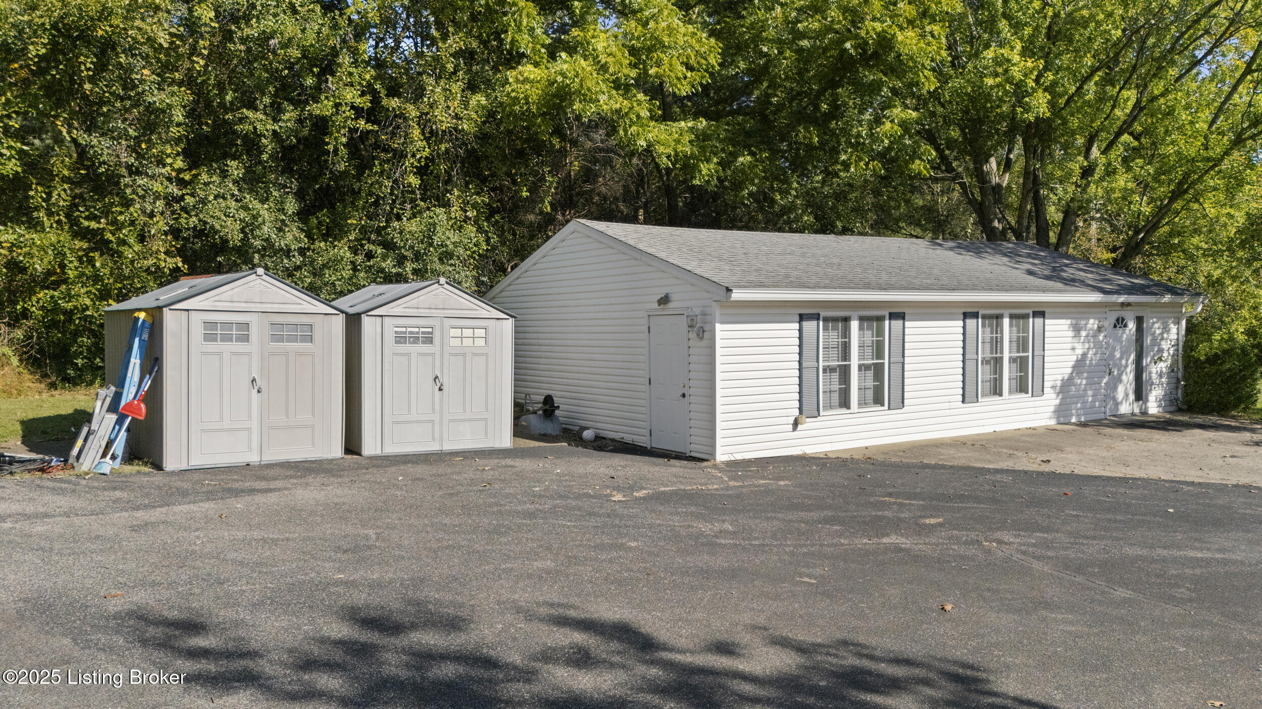 2210 Tucker Station Rd Property Photo 8