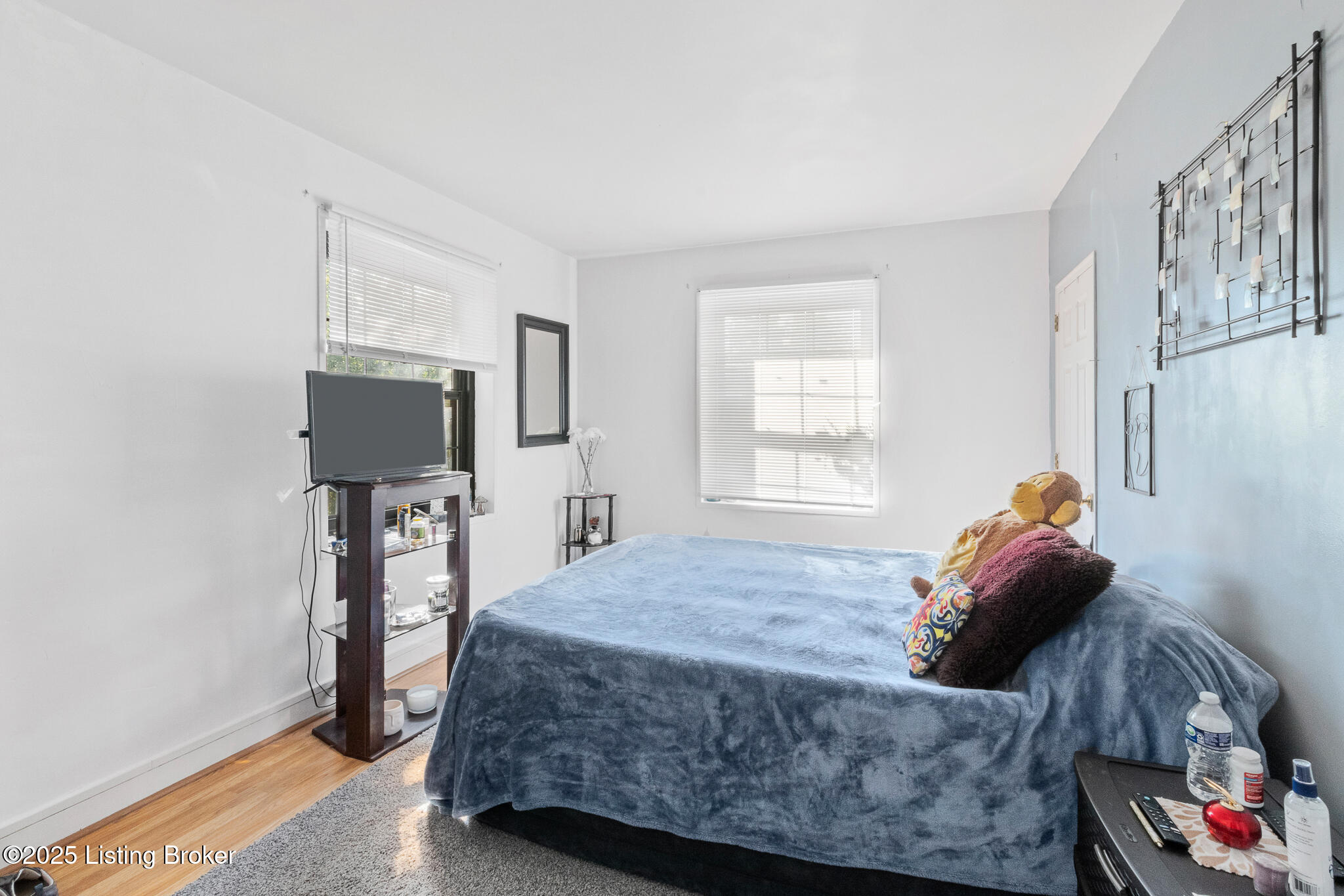 12 College Ct Property Photo 11