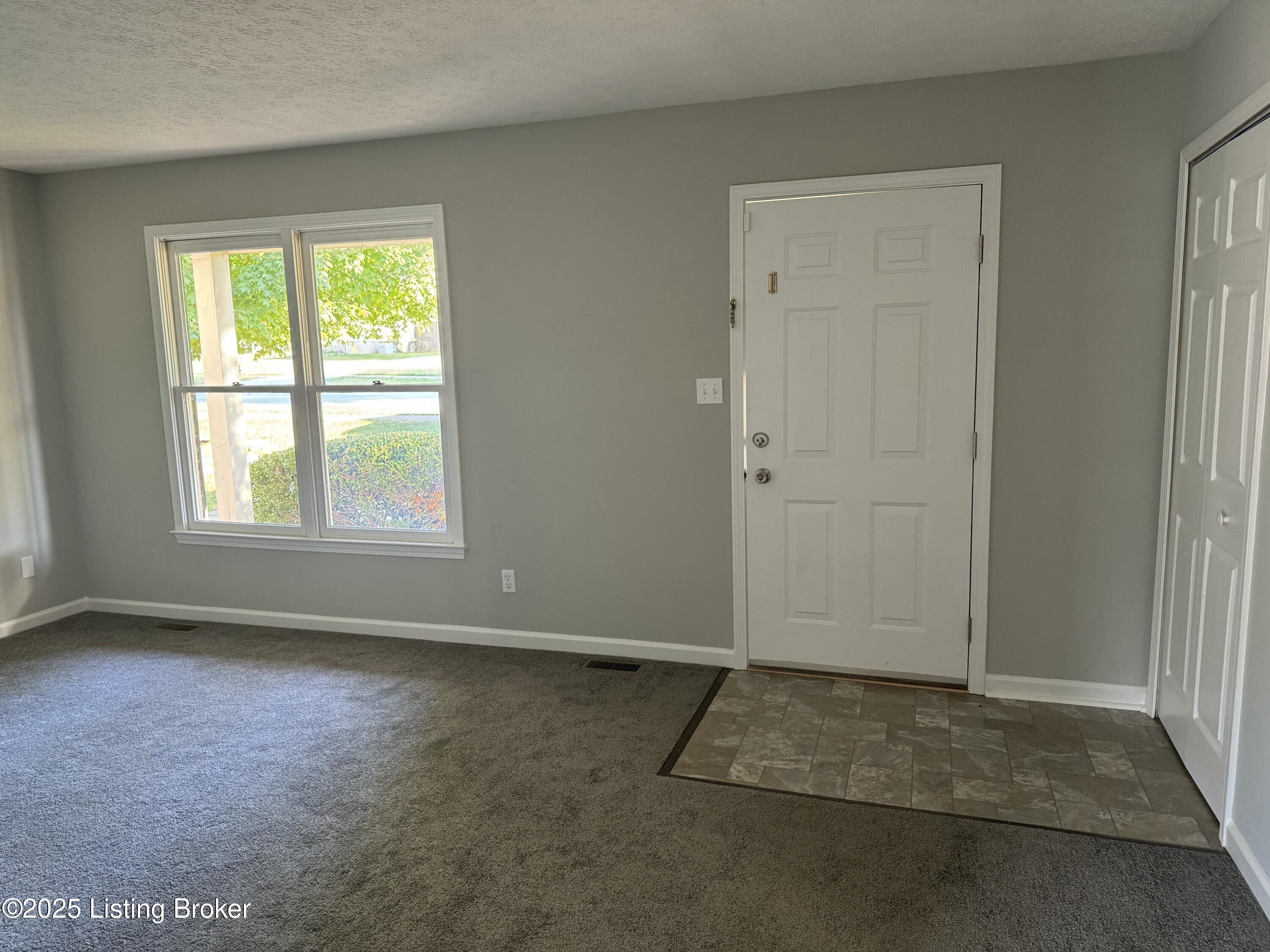 1220 Shepard Way Property Photo 4