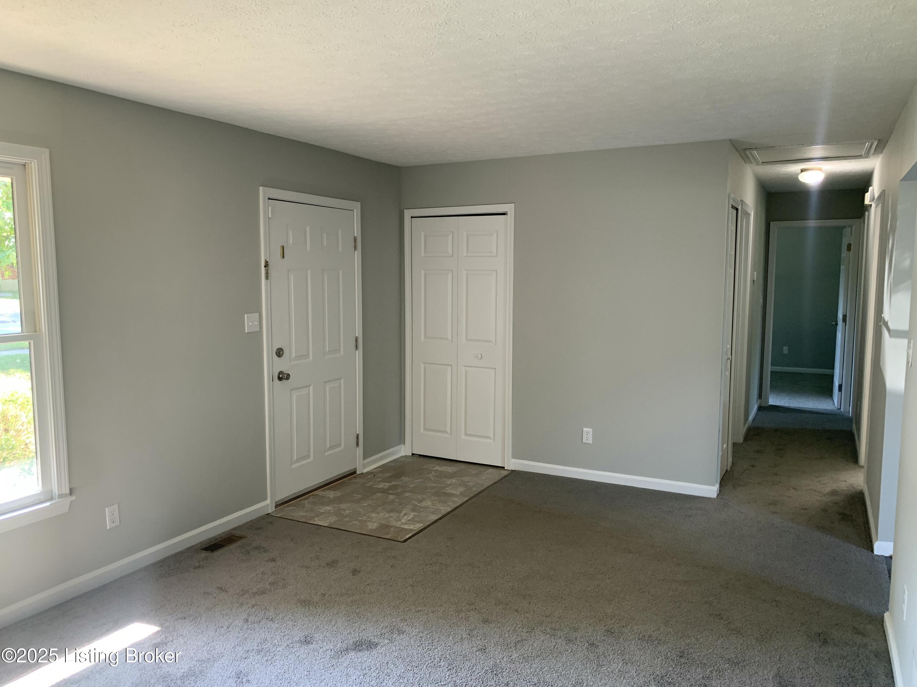 1220 Shepard Way Property Photo 5