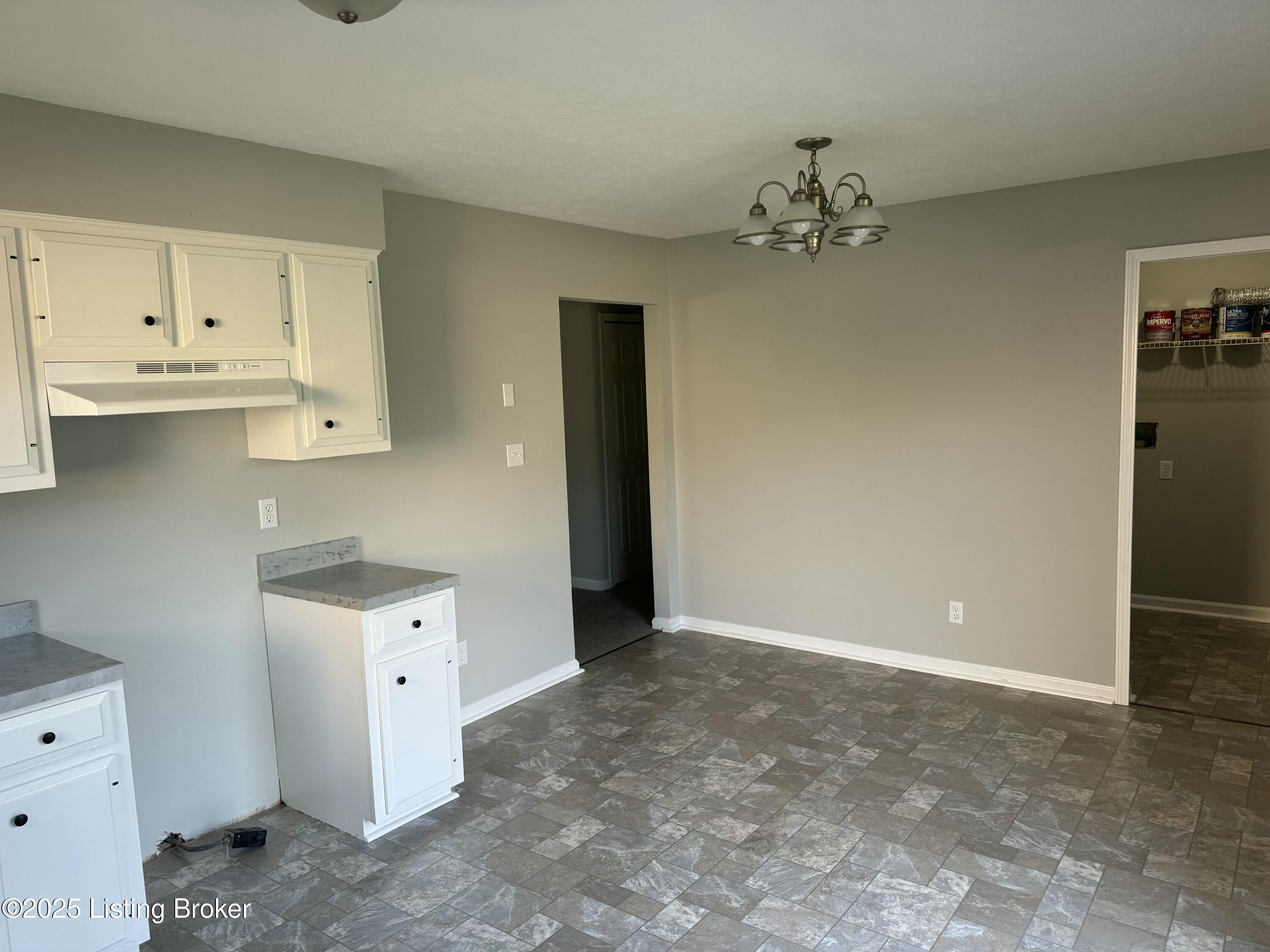 1220 Shepard Way Property Photo 8