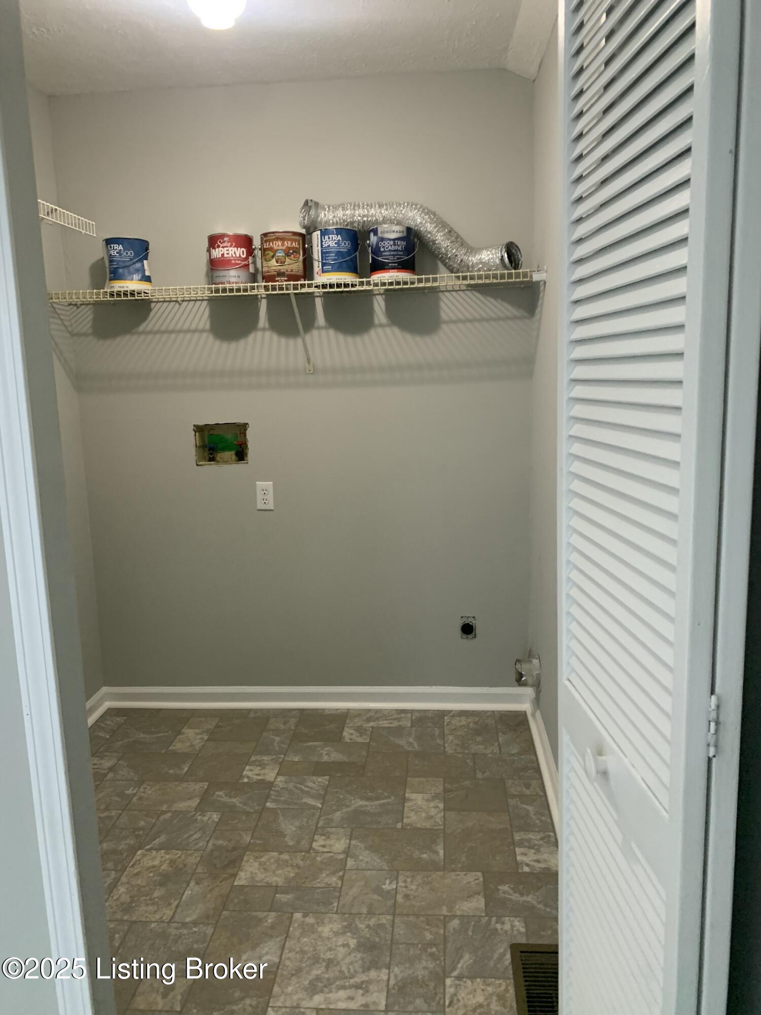 1220 Shepard Way Property Photo 9