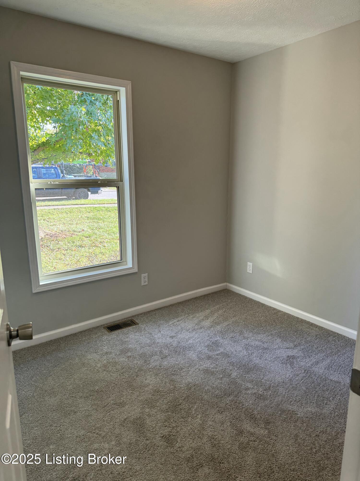 1220 Shepard Way Property Photo 17