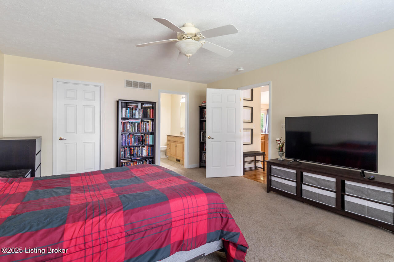 1421 W Elm Rd Property Photo 12