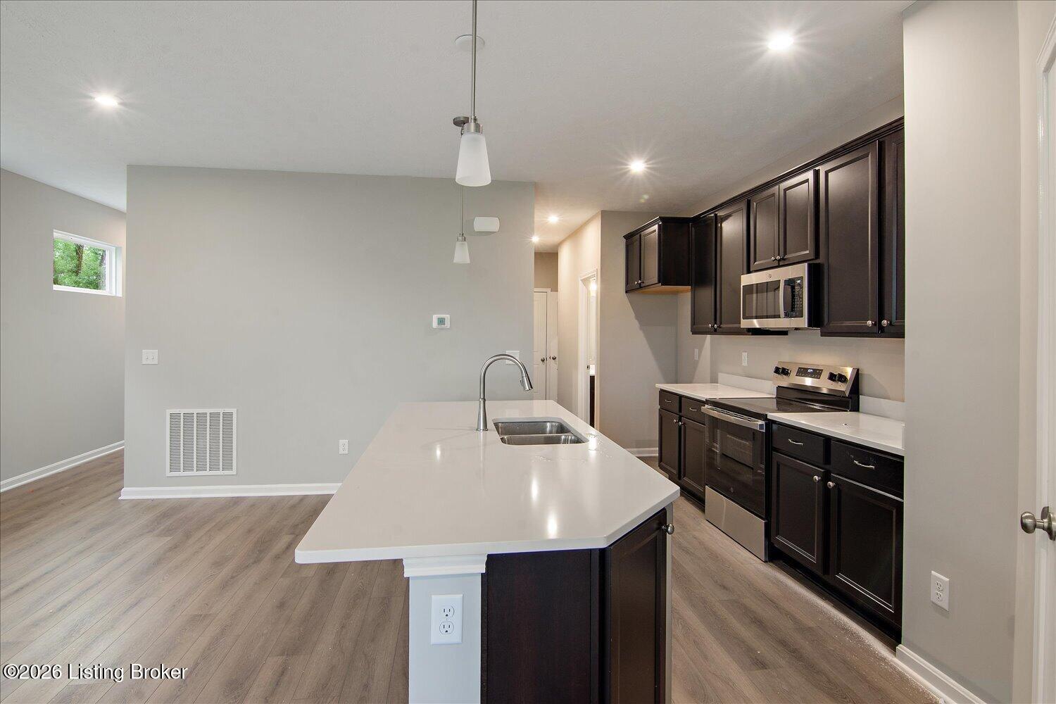 301 Harvest Pt Way 224-b Property Photo 4