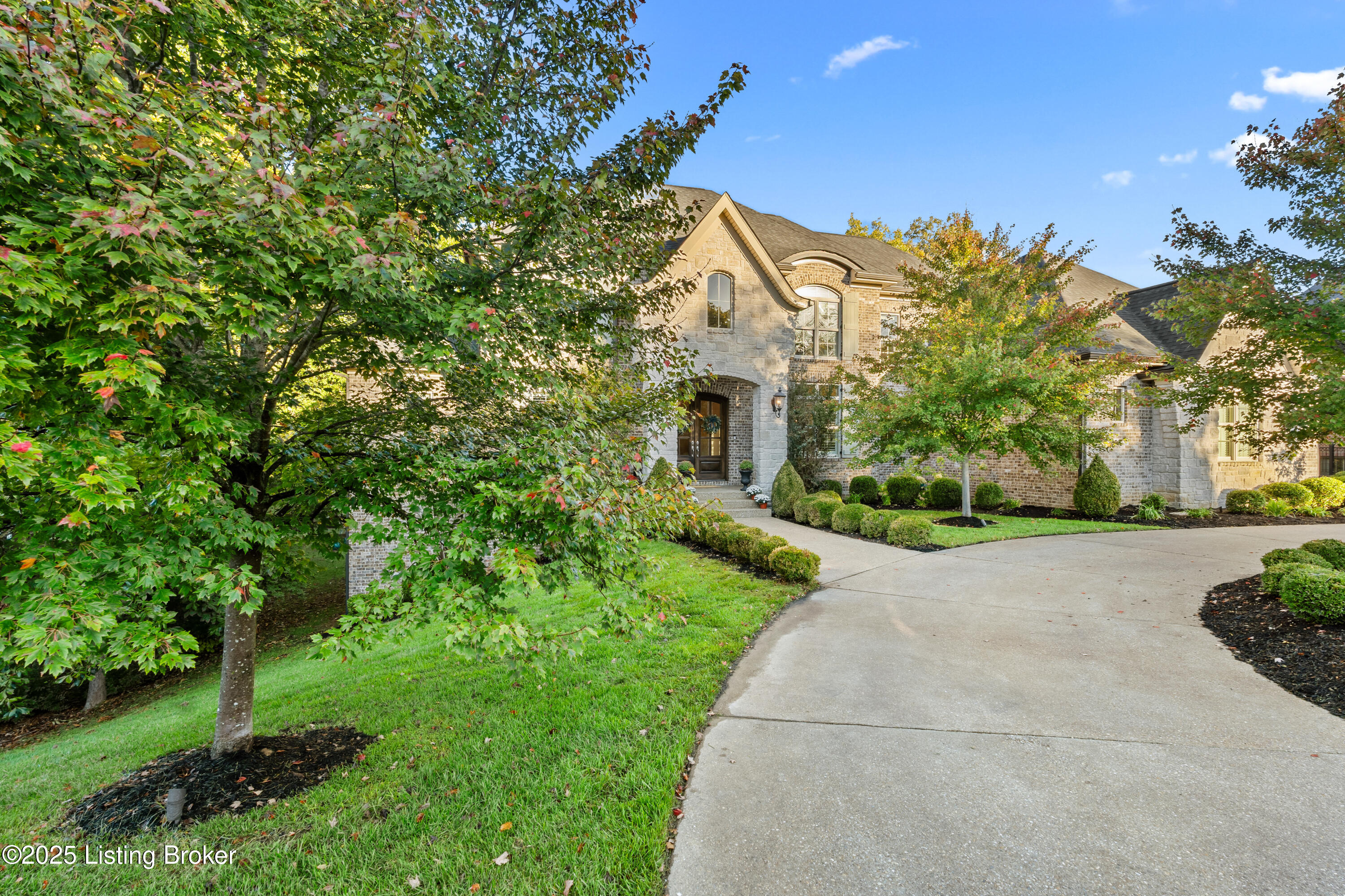 19010 Long Grove Way Property Photo 2