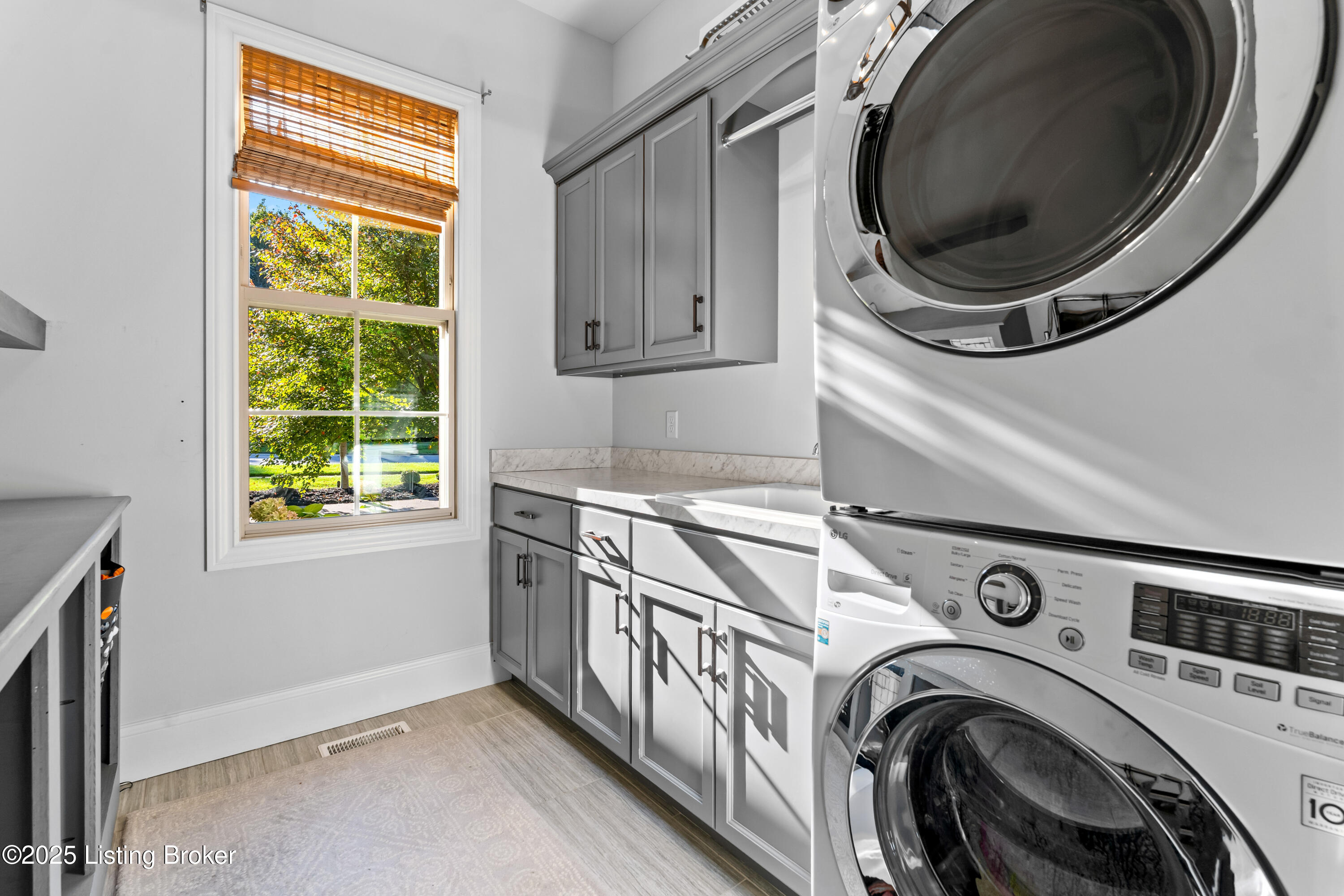 19010 Long Grove Way Property Photo 39