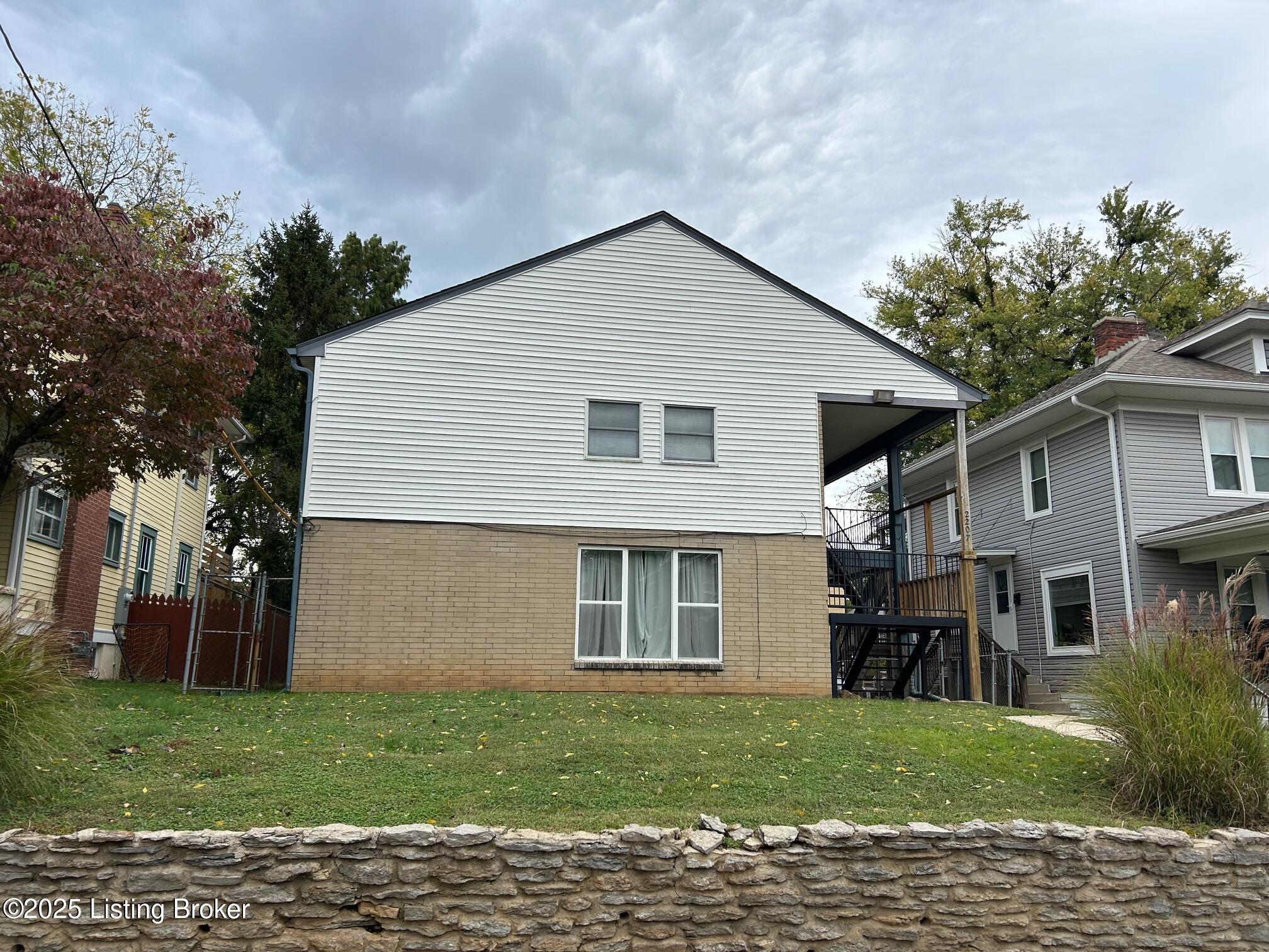 2207 Alta Ave Property Photo 1