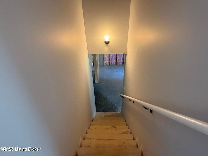 109 Kentucky Ave Property Photo 5