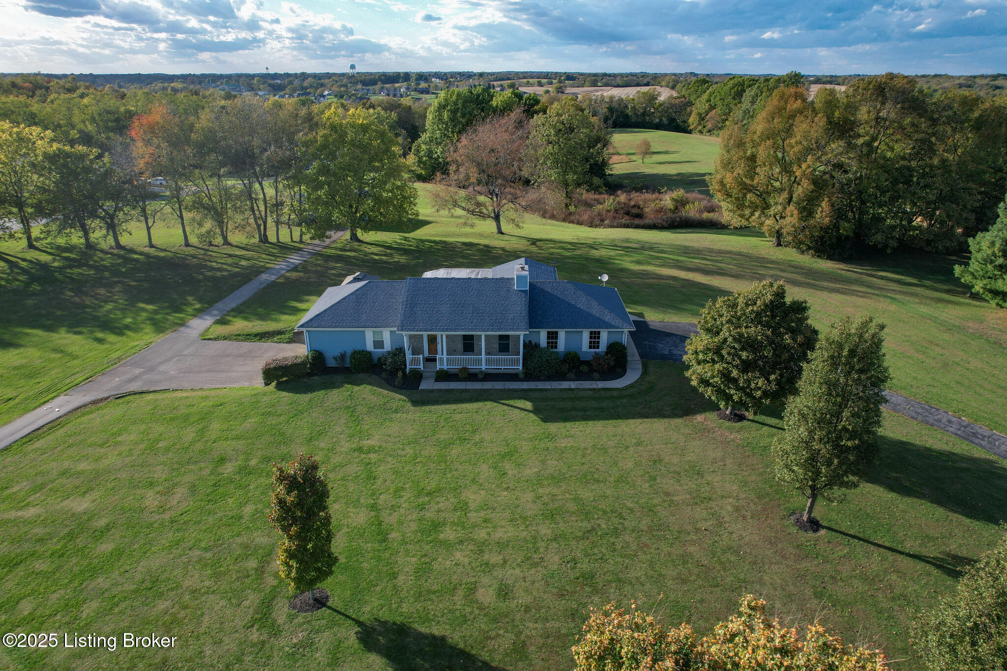 322 Fox Run Dr Property Photo 8