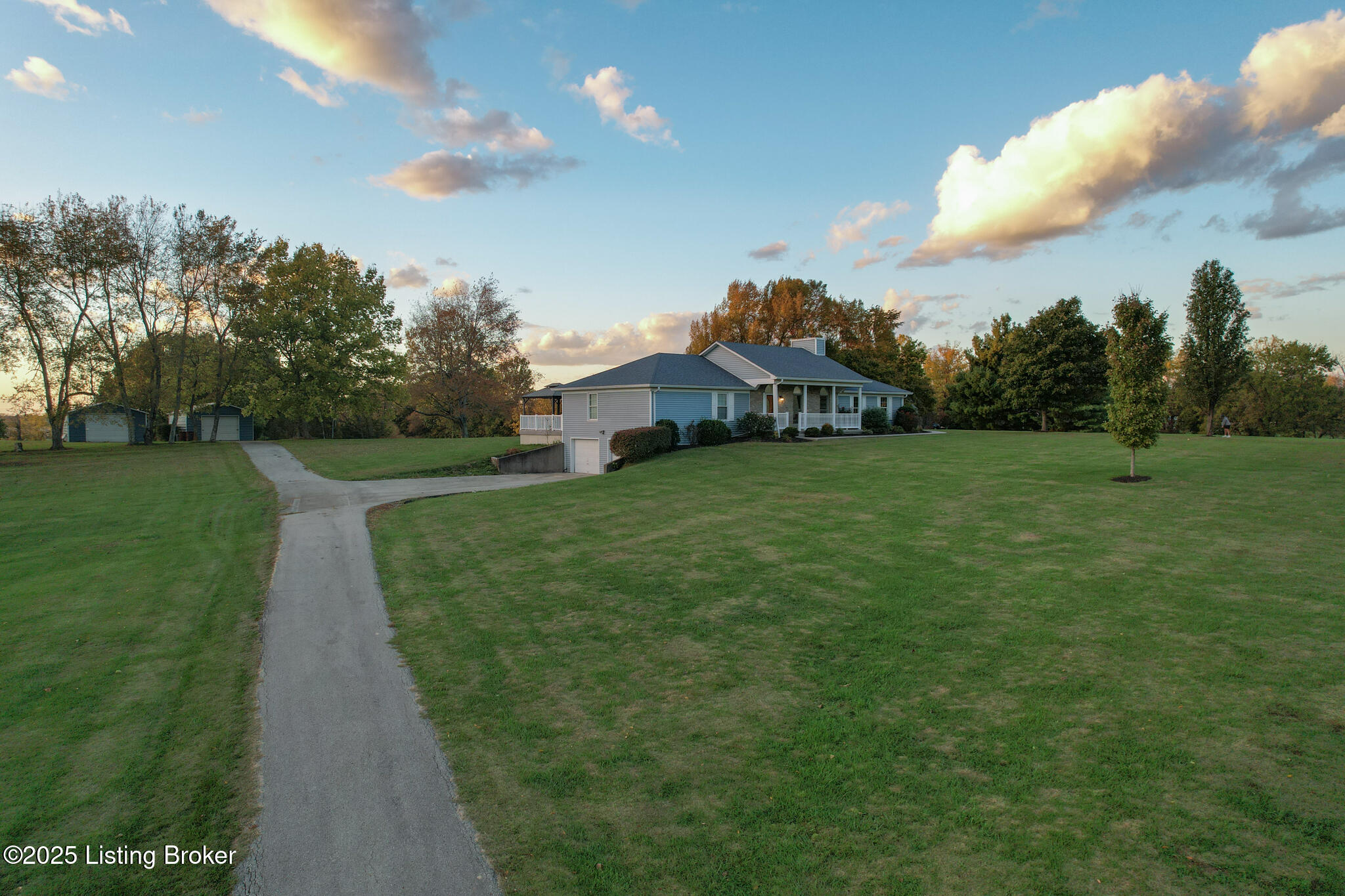 322 Fox Run Dr Property Photo 12