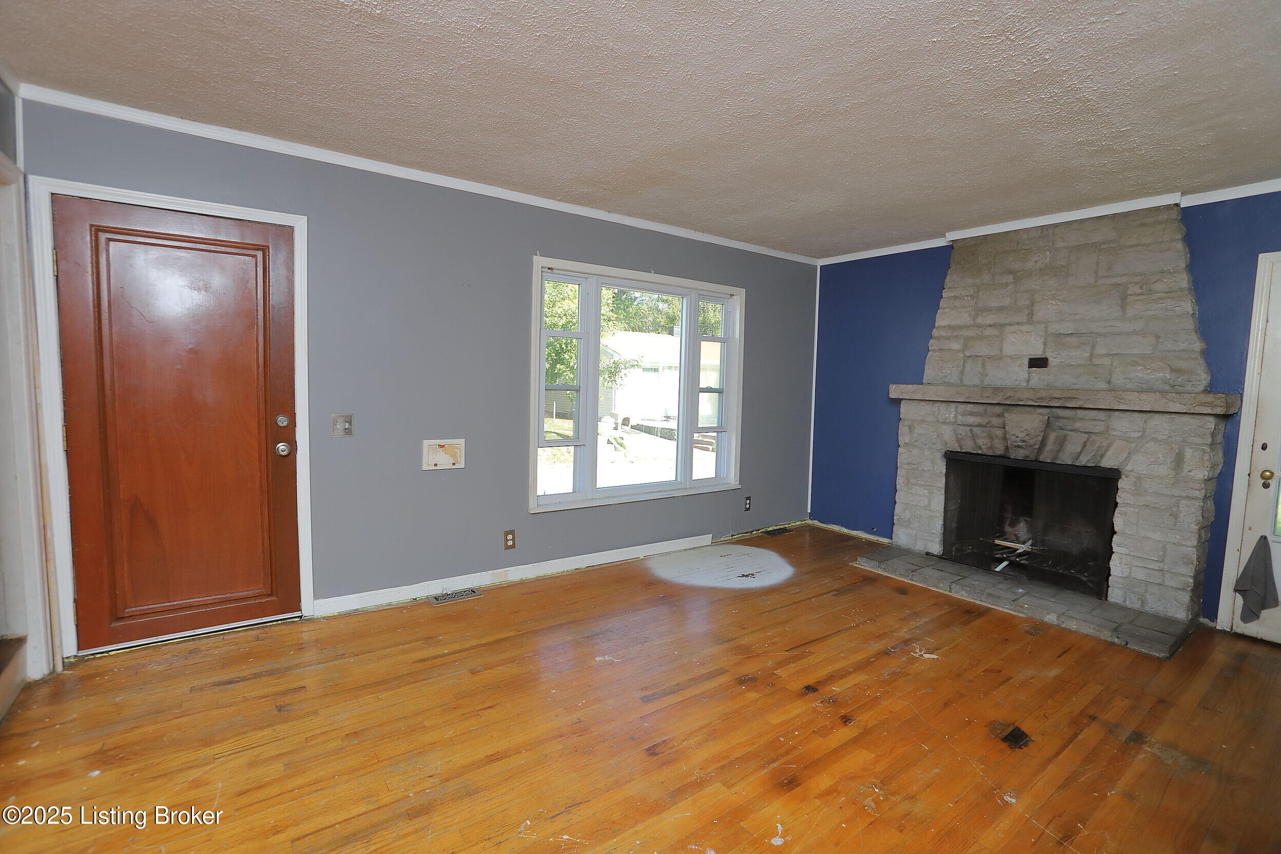201 Virginia Ct Property Photo 5