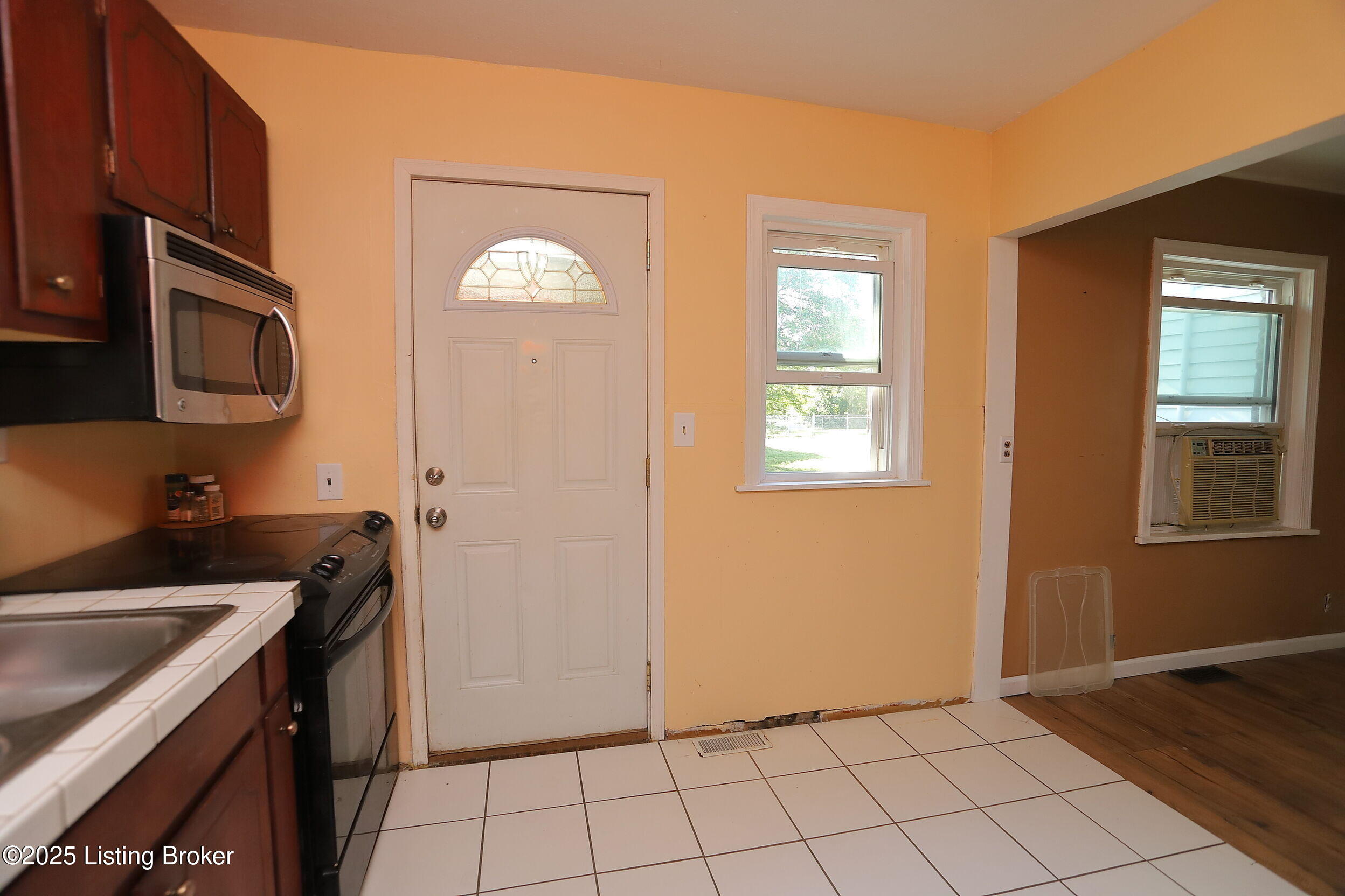 201 Virginia Ct Property Photo 12