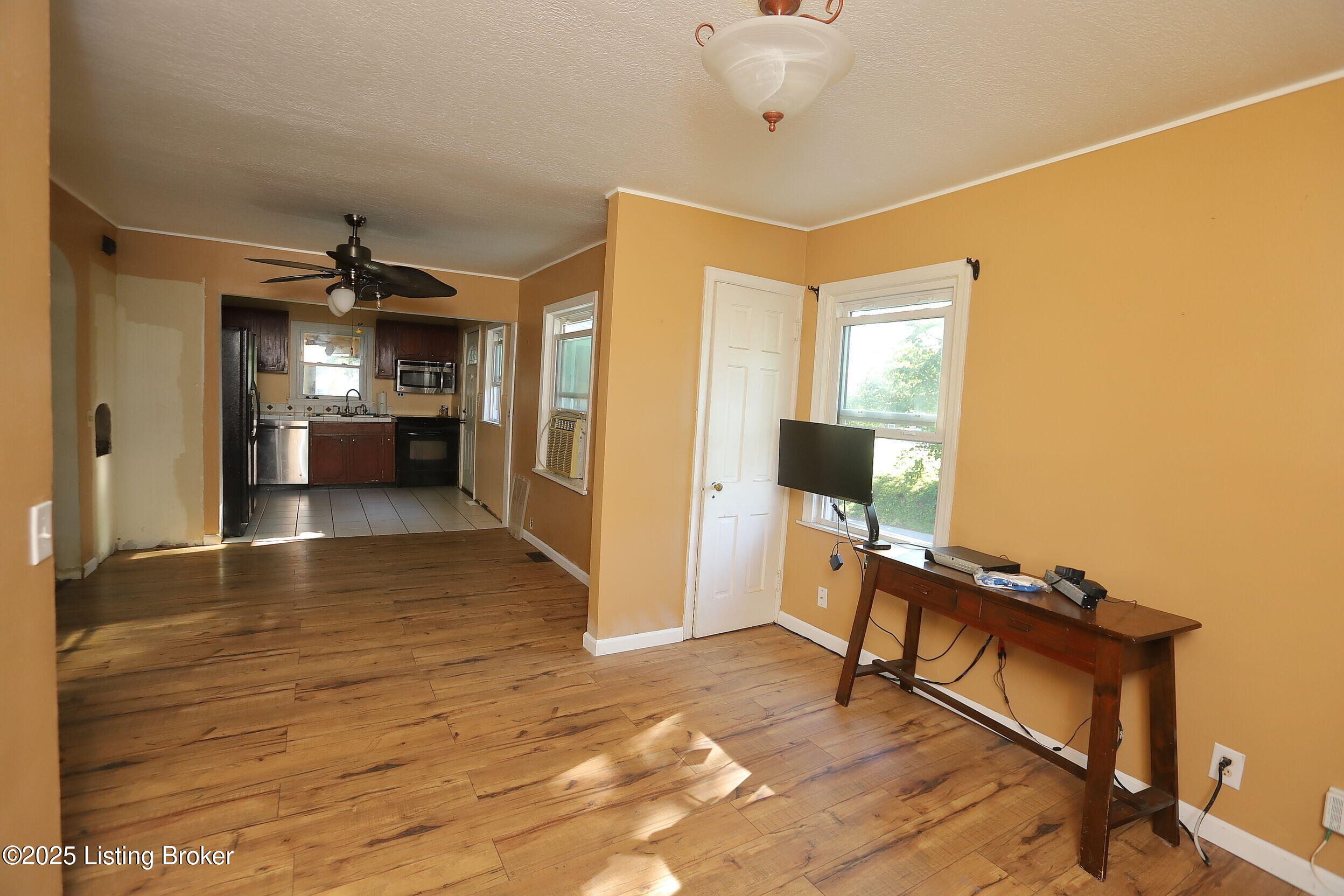 201 Virginia Ct Property Photo 17