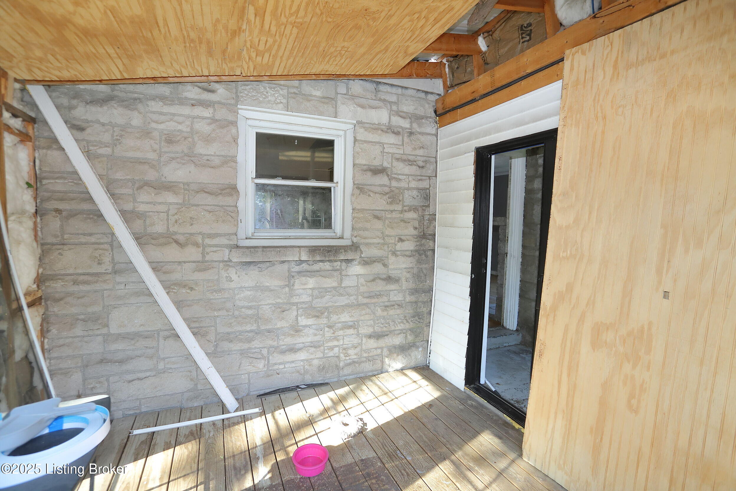 201 Virginia Ct Property Photo 43