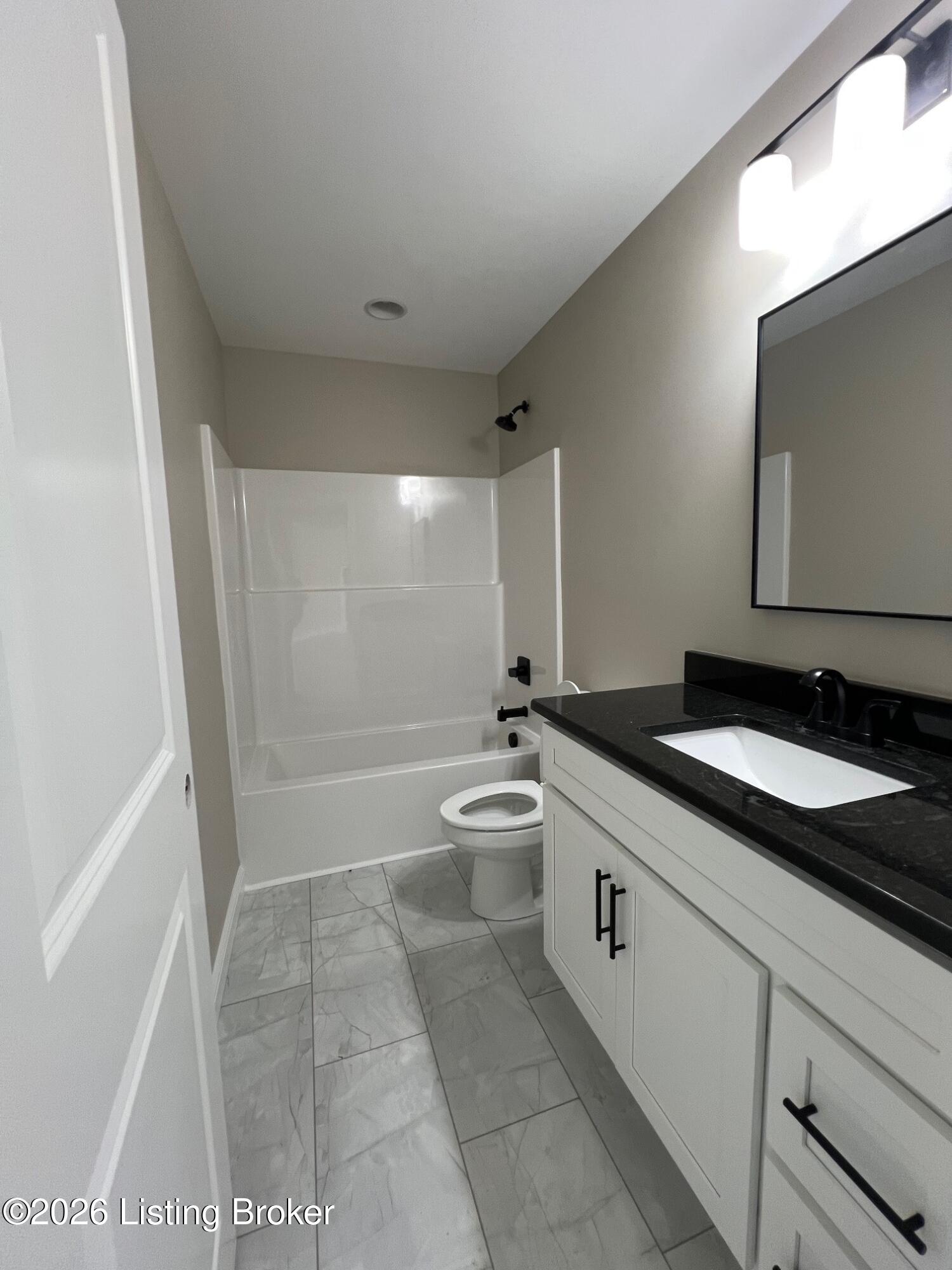 244 New Orleans Ct Property Photo 13