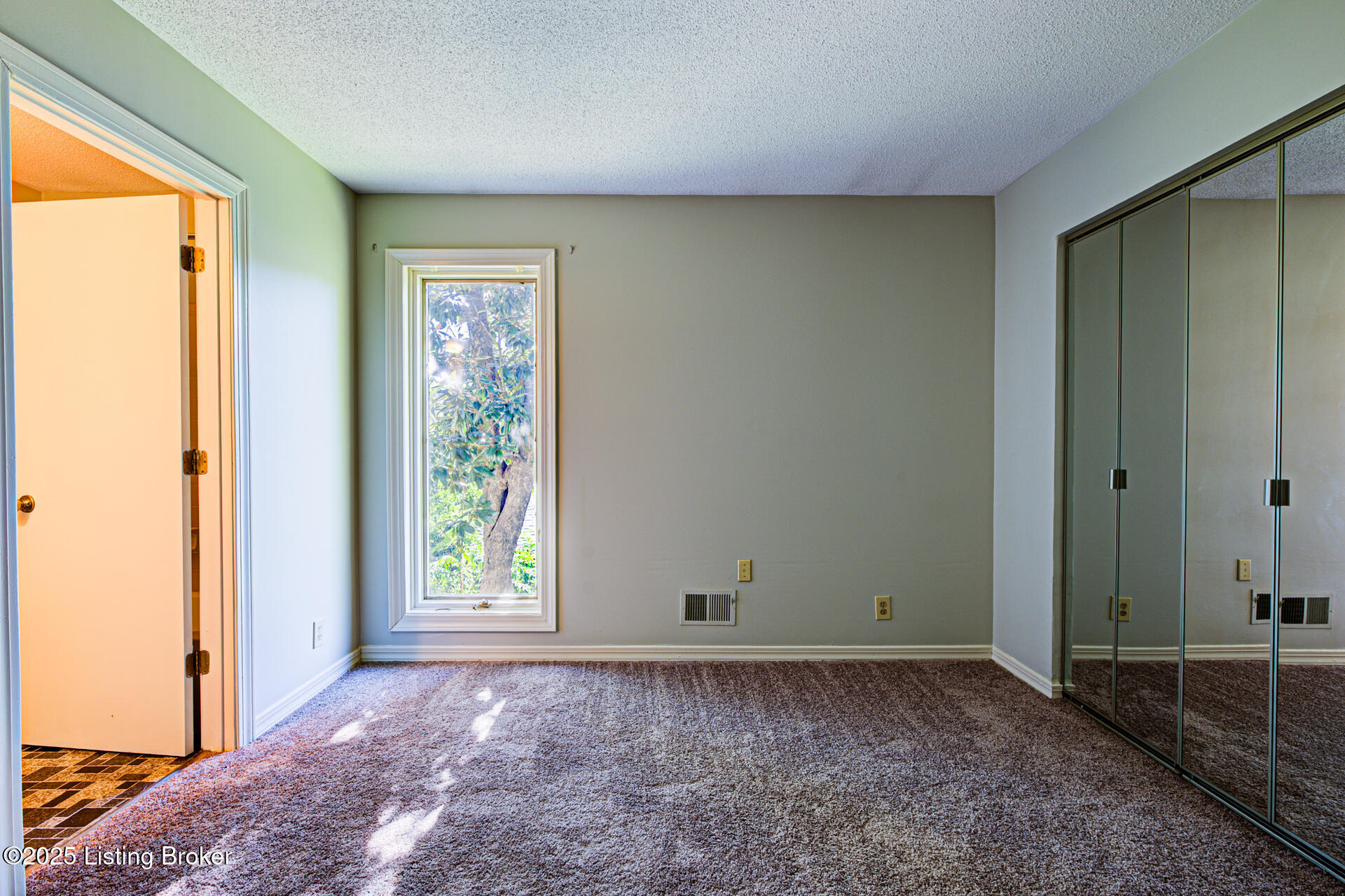 741 Middle Way Property Photo 22