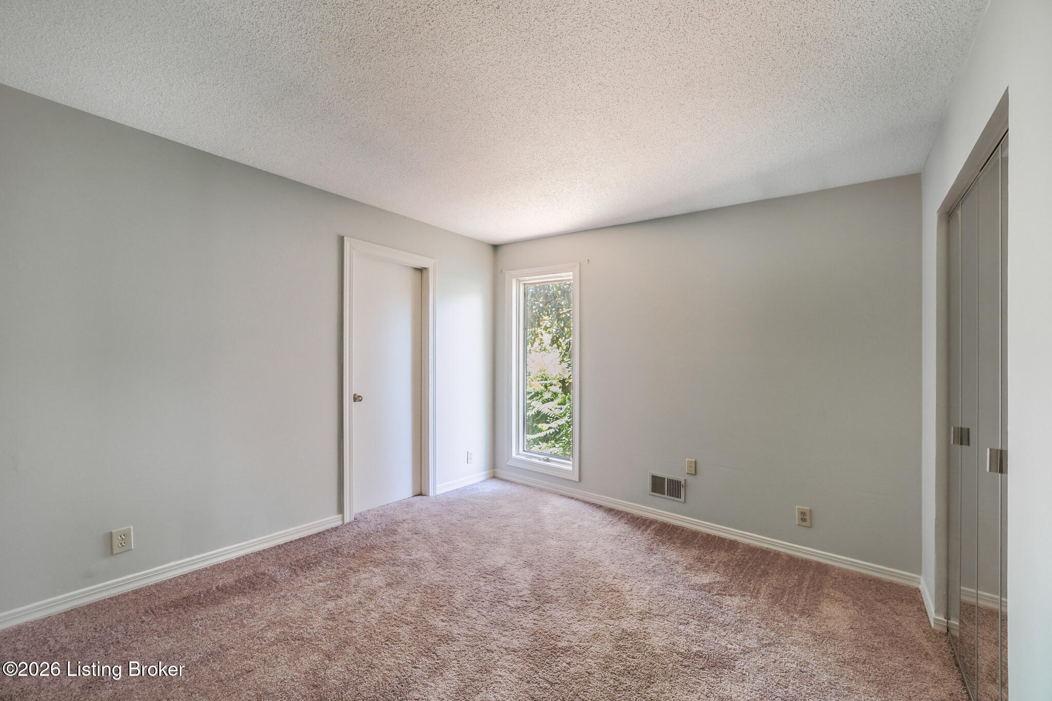 741 Middle Way Property Photo 23