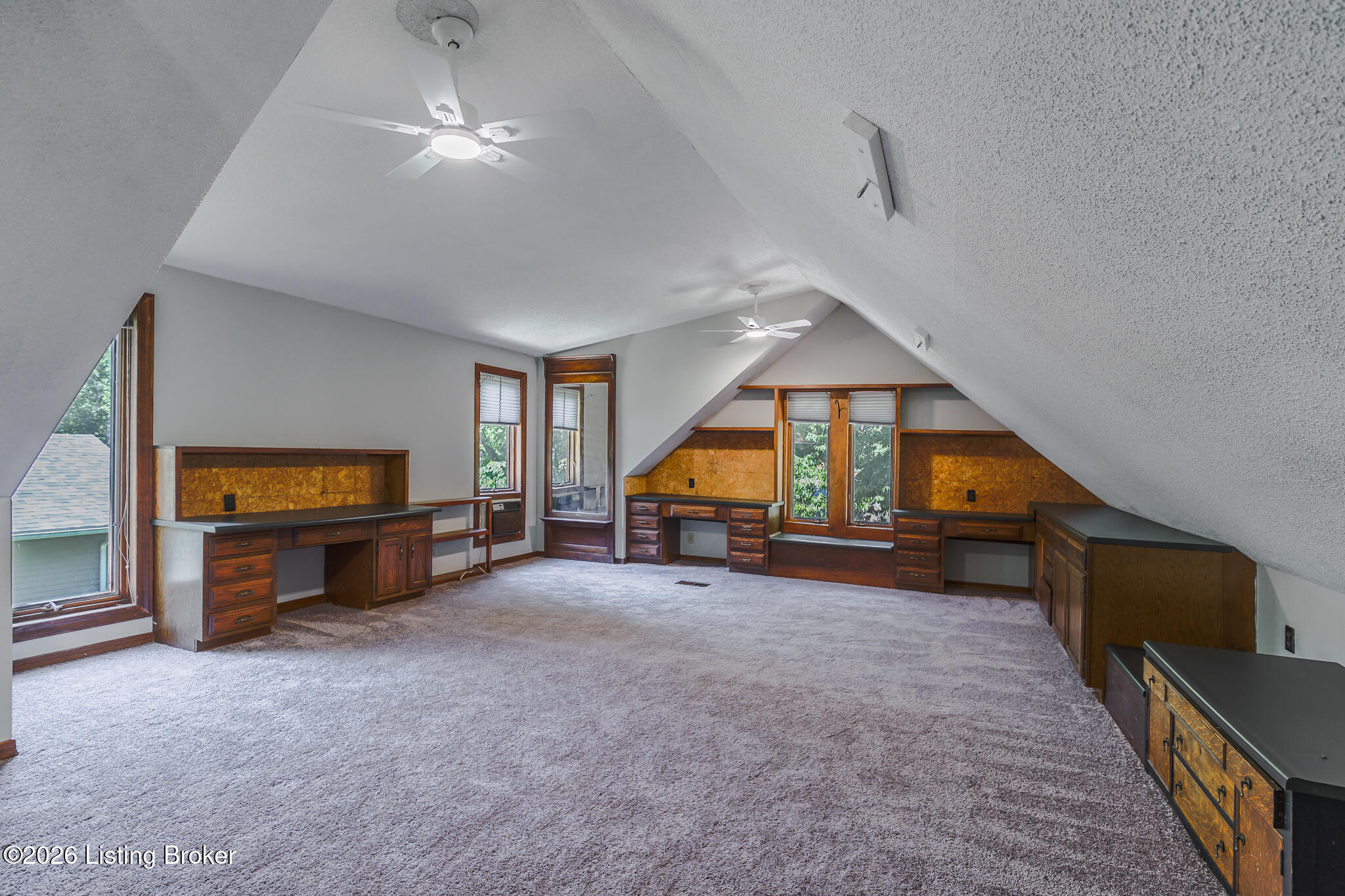 741 Middle Way Property Photo 34