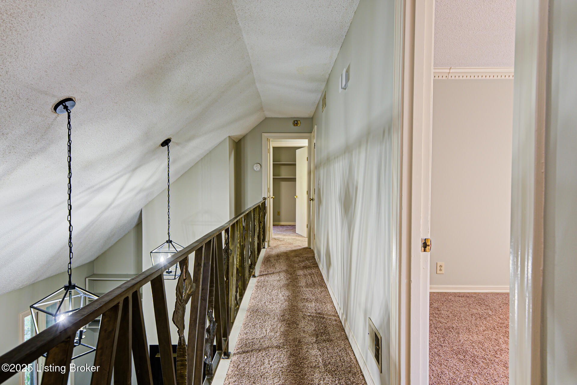 741 Middle Way Property Photo 35
