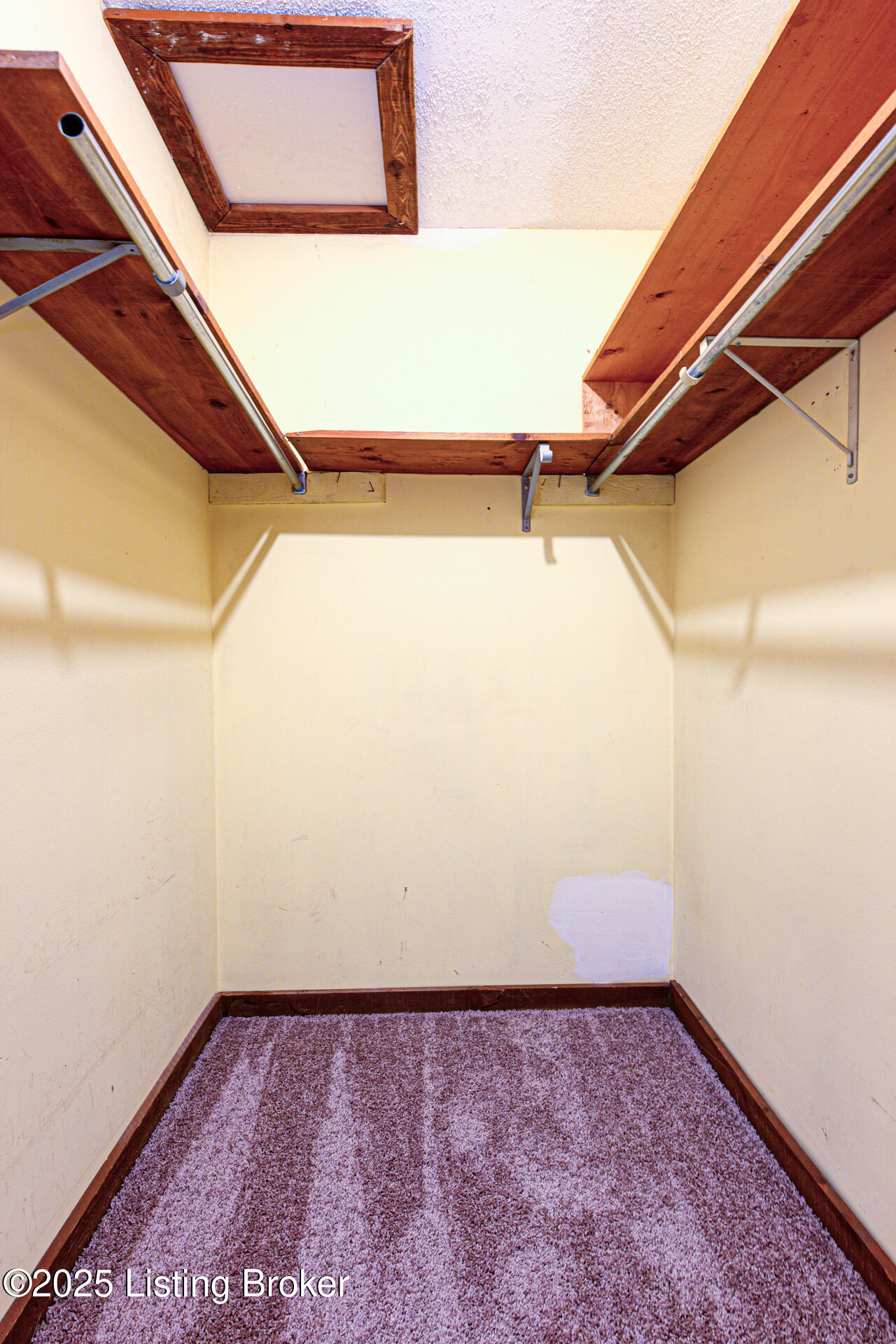741 Middle Way Property Photo 40