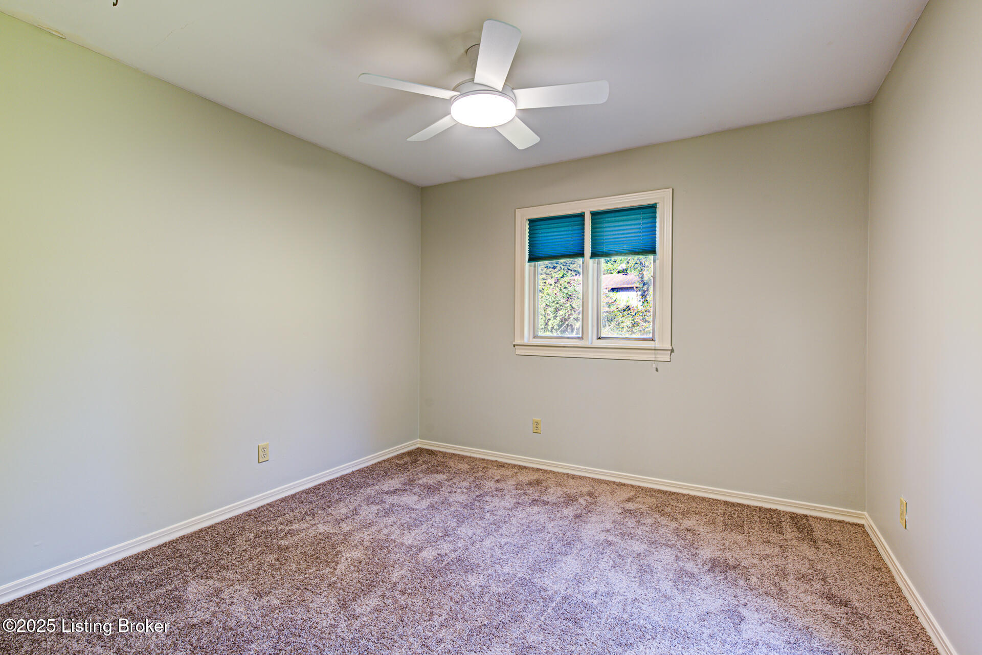 741 Middle Way Property Photo 44