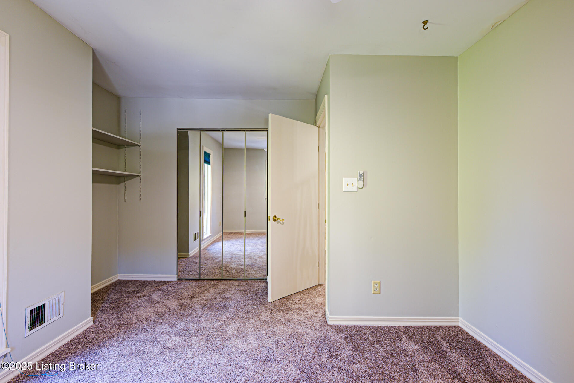 741 Middle Way Property Photo 45