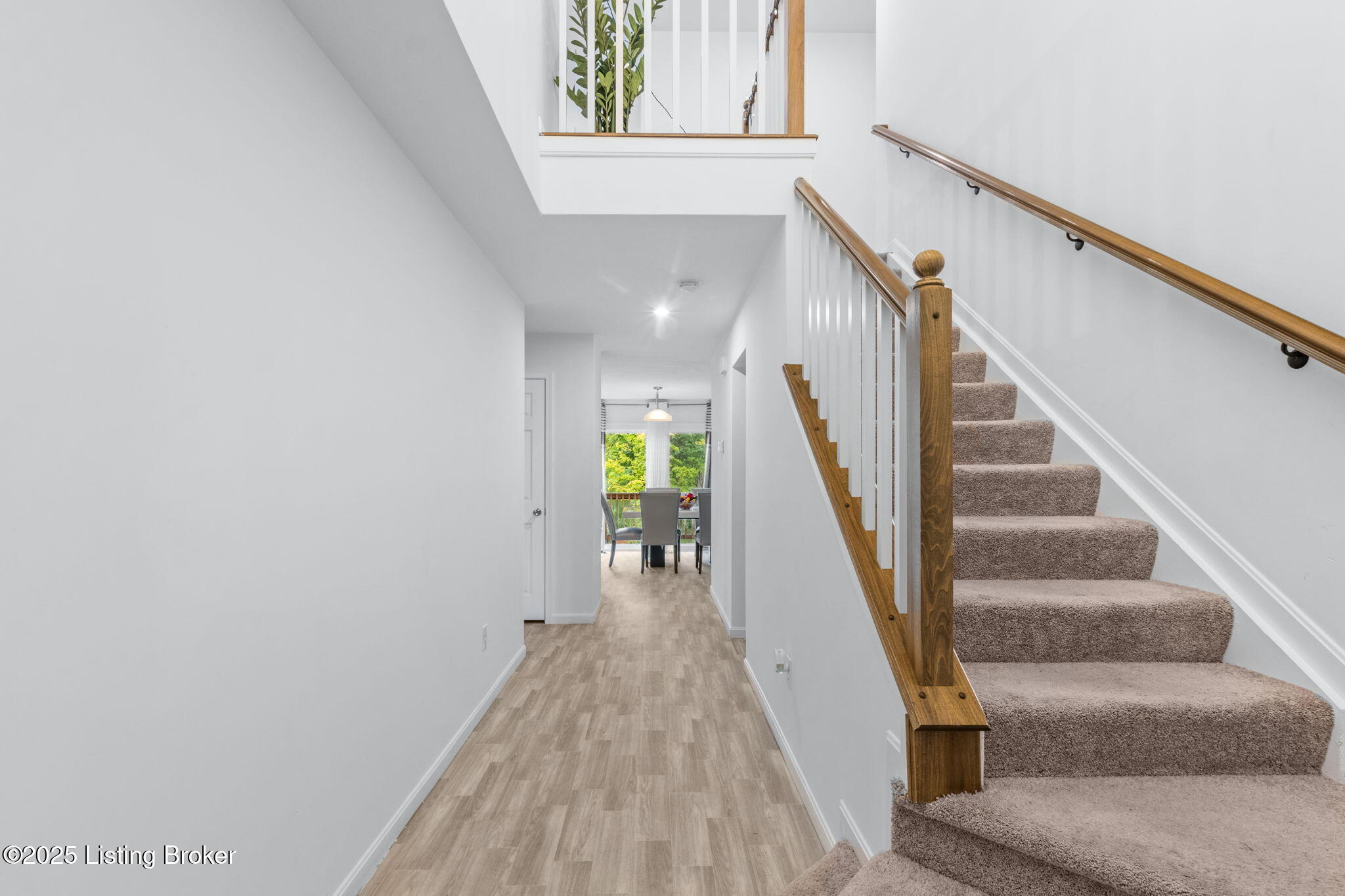 18076 Bridle Run Dr Property Photo 2