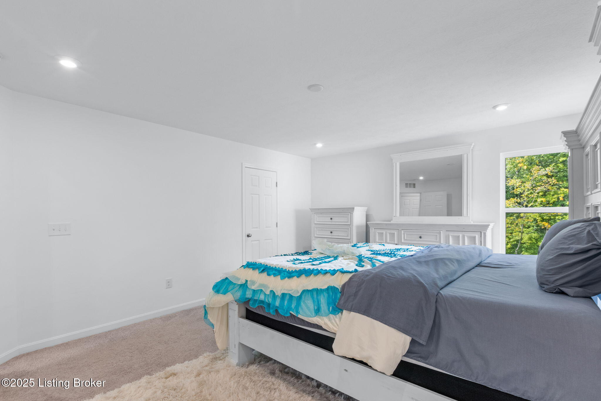 18076 Bridle Run Dr Property Photo 15