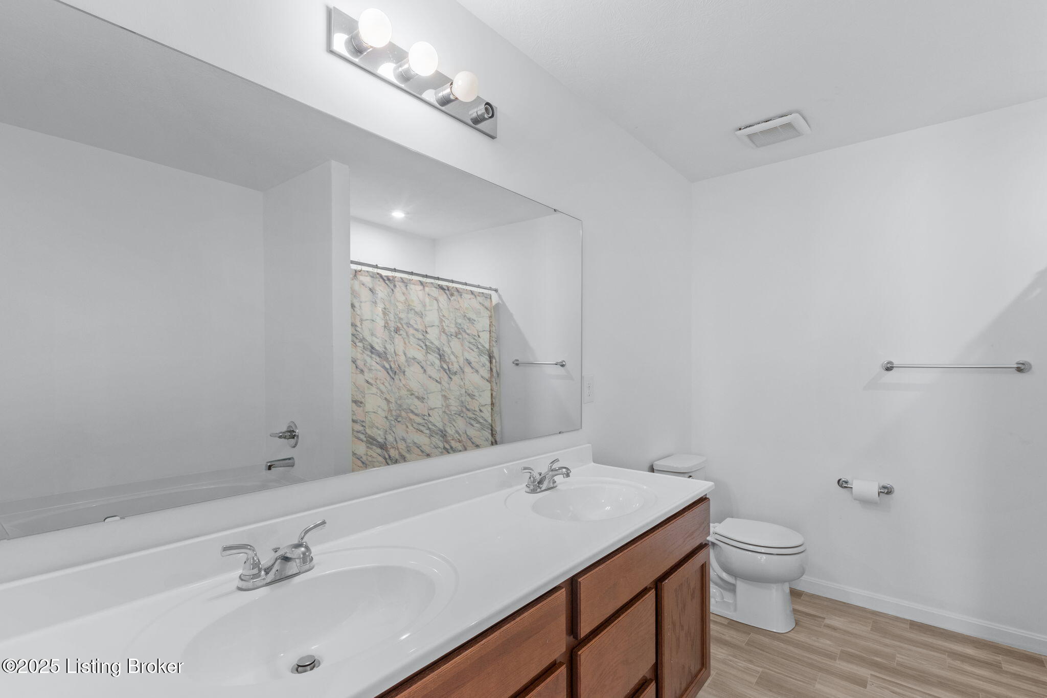 18076 Bridle Run Dr Property Photo 18