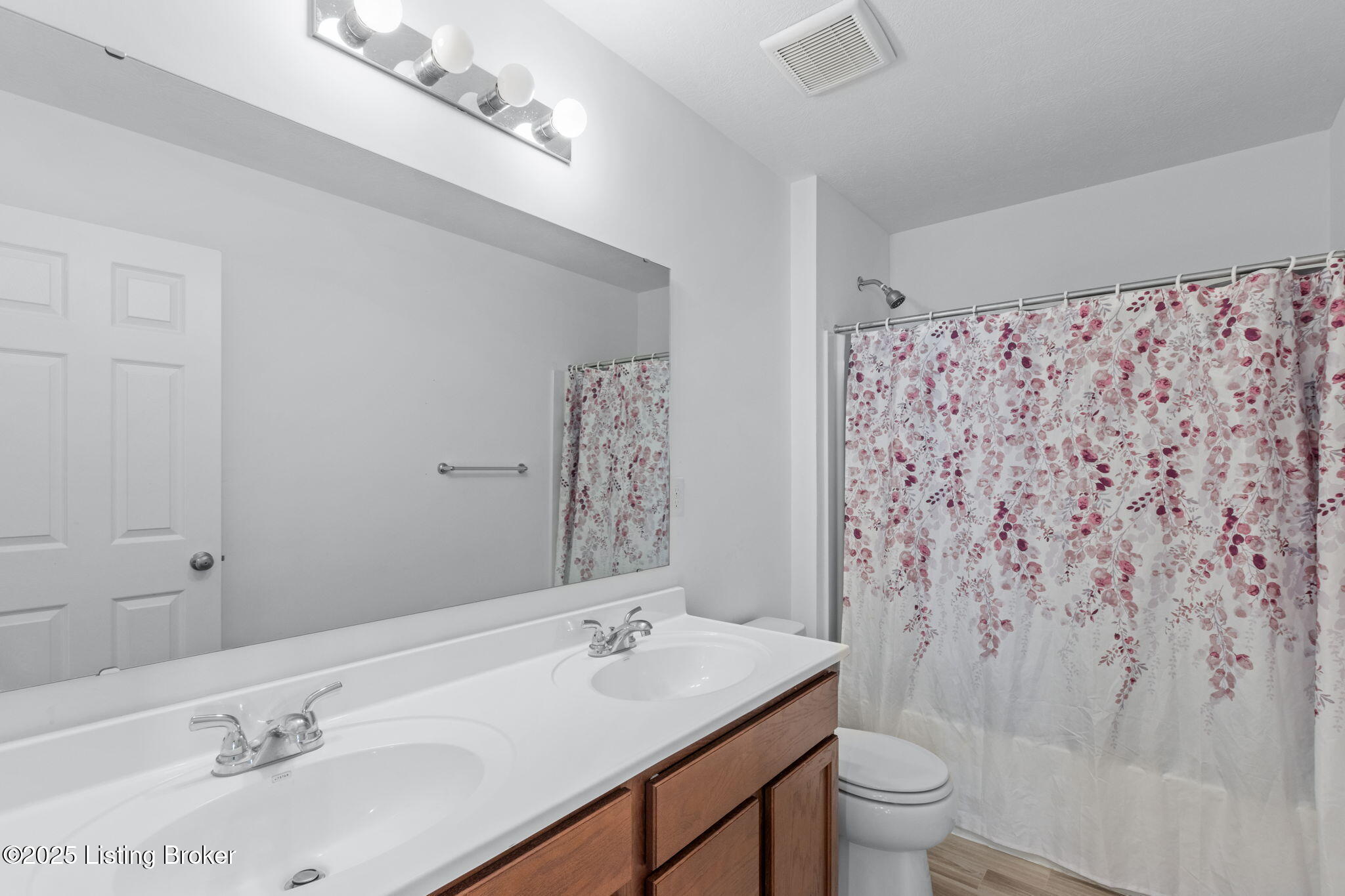 18076 Bridle Run Dr Property Photo 25
