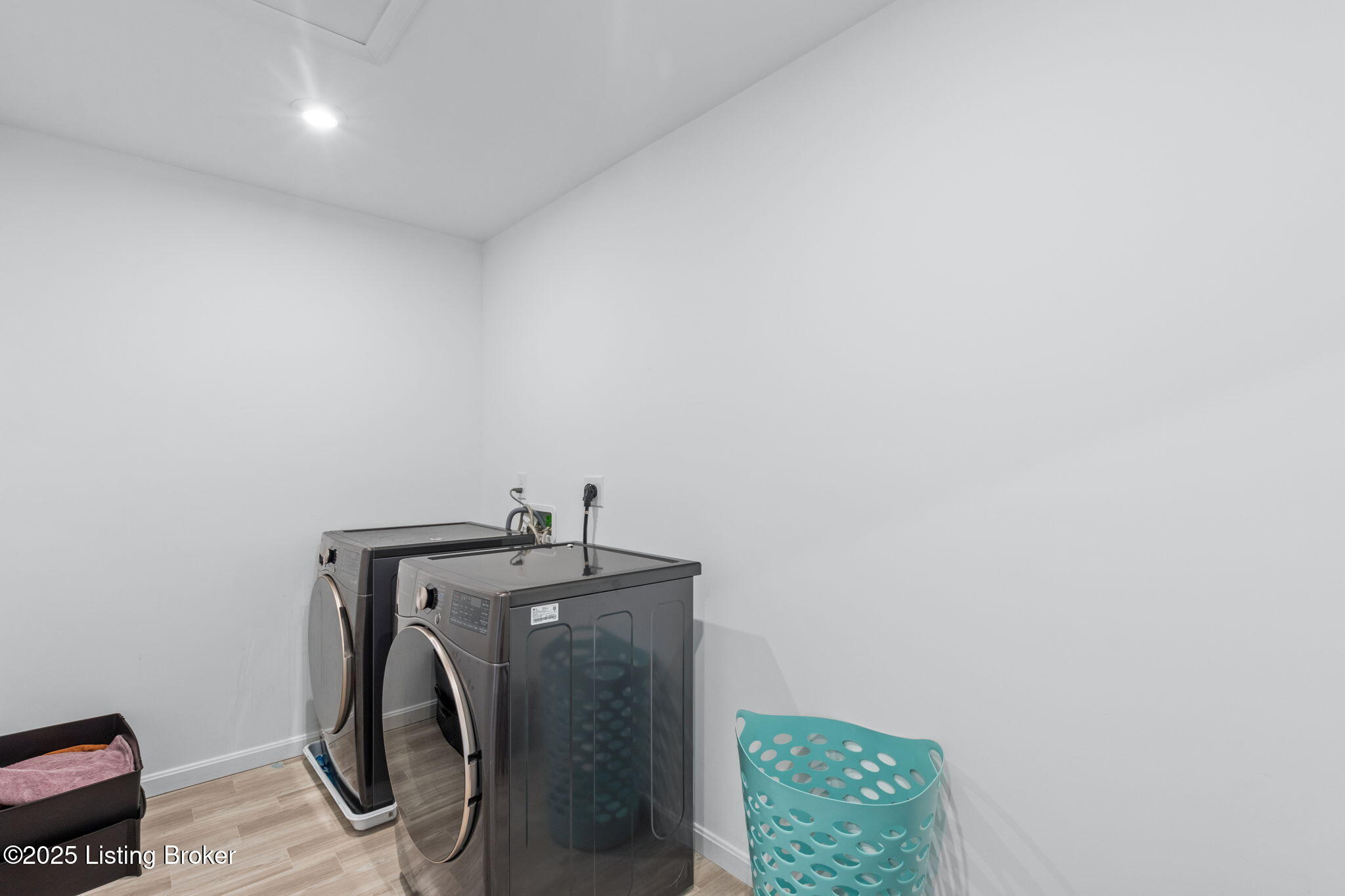18076 Bridle Run Dr Property Photo 28