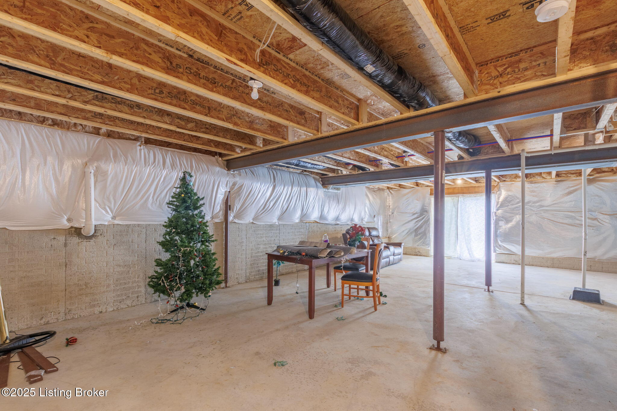 18076 Bridle Run Dr Property Photo 33