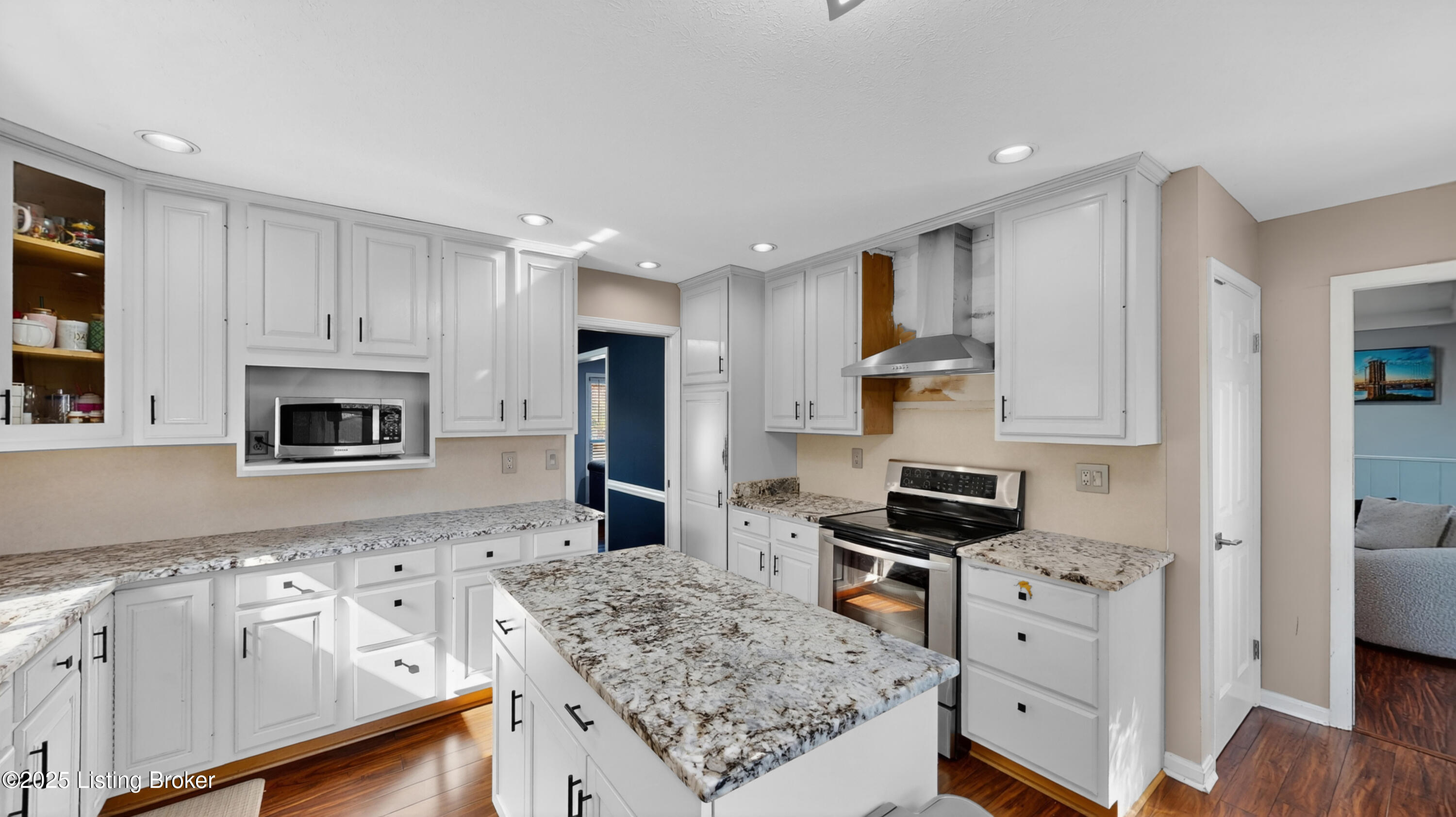 8311 Pine Grove Ct Property Photo 15
