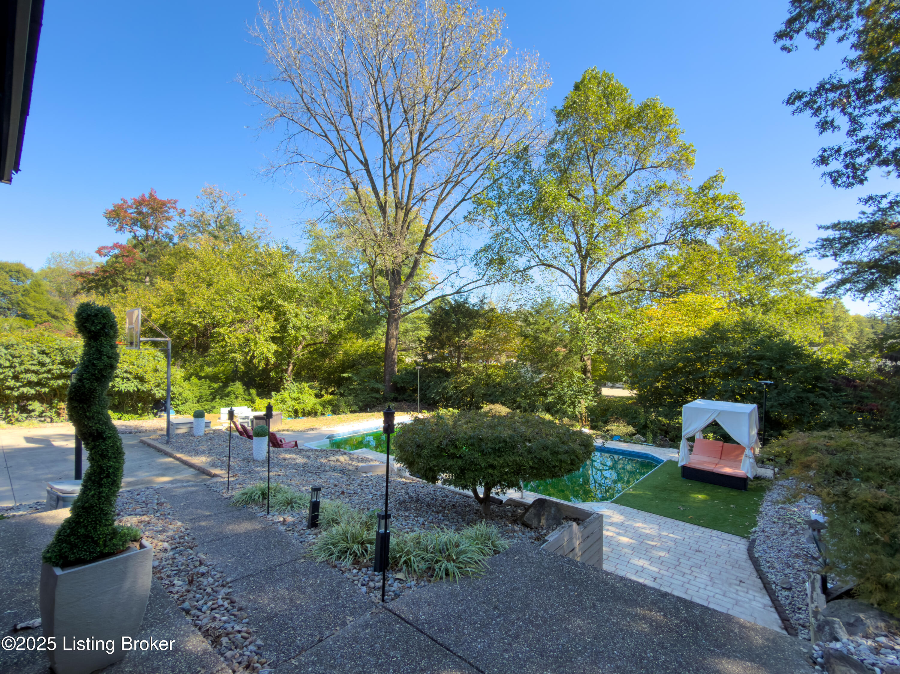 8311 Pine Grove Ct Property Photo 40