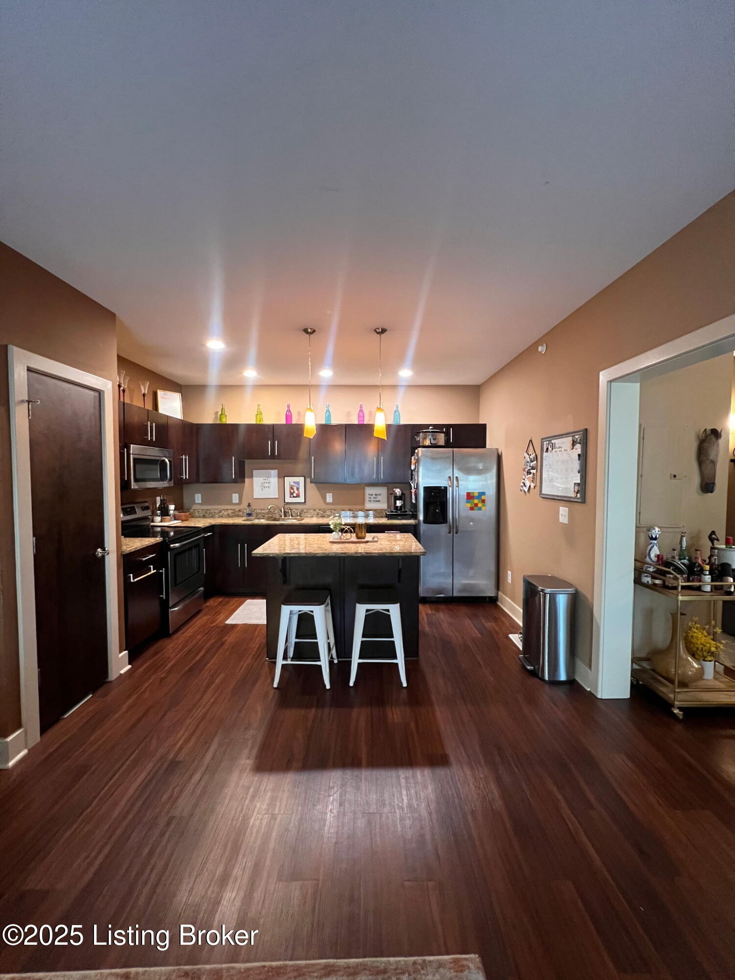 110 S Campbell St Unit 201 Property Photo 4