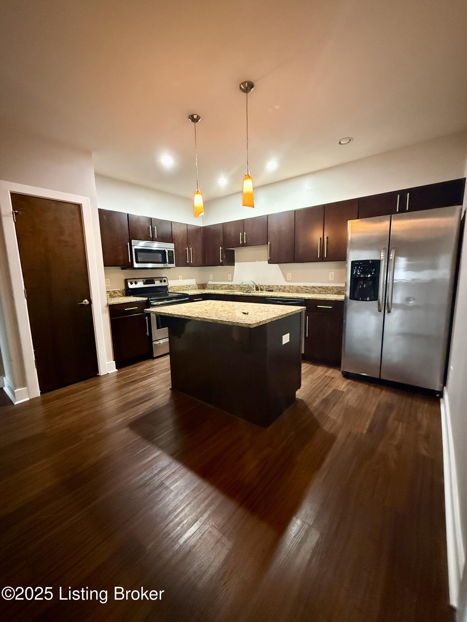 110 S Campbell St Unit 201 Property Photo 19