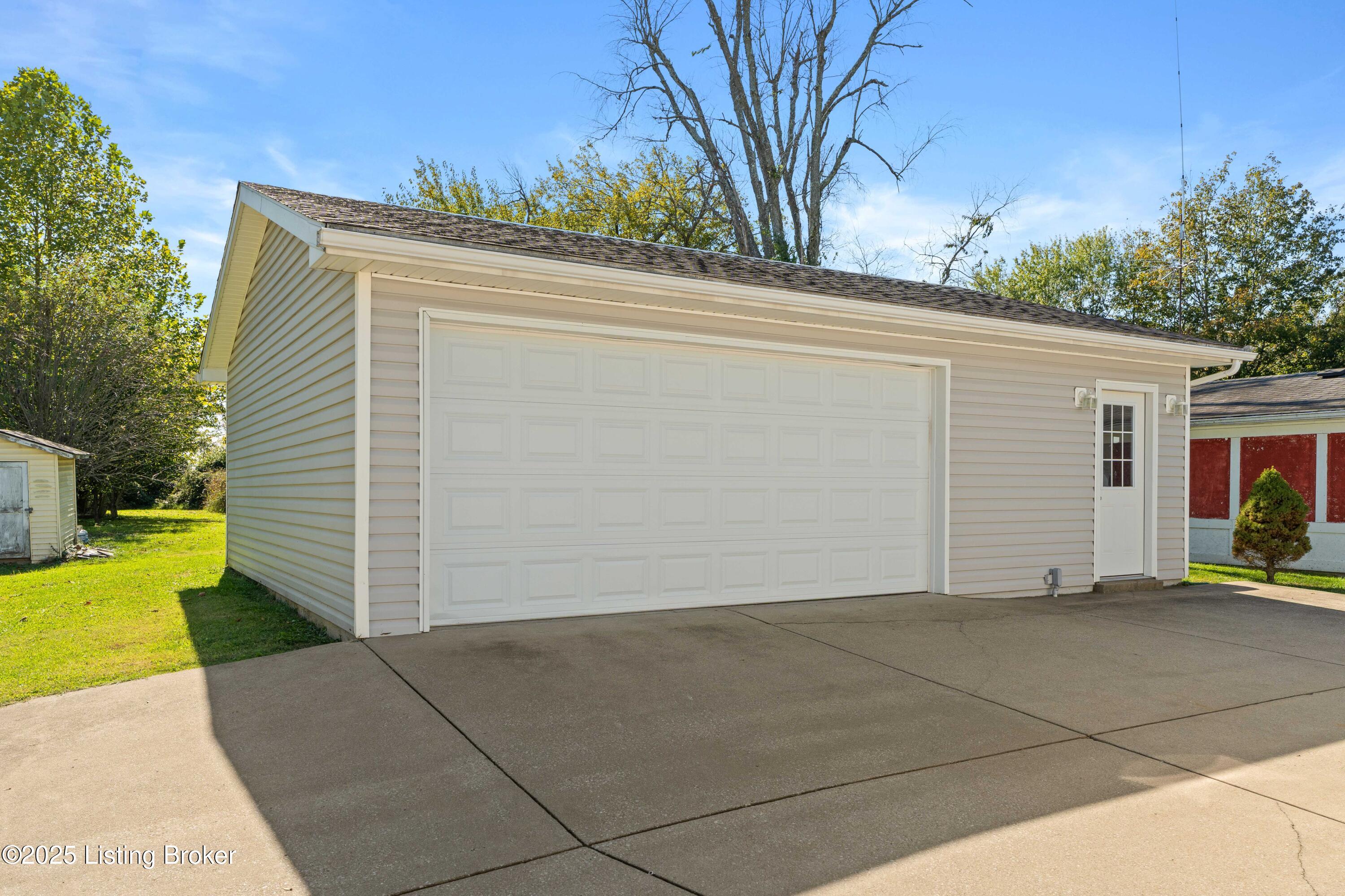 1610-a Lakeside Dr Property Photo 12