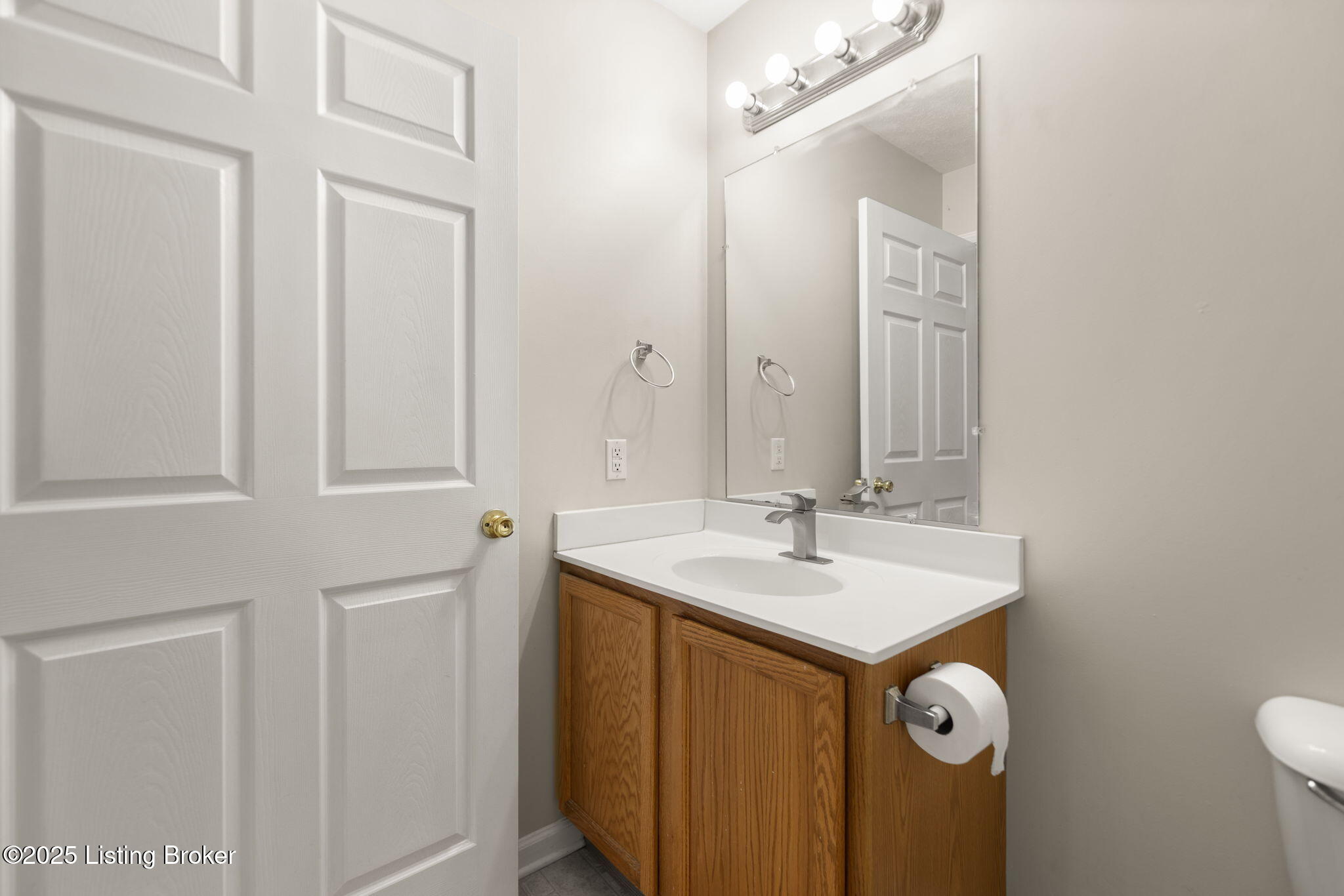 226 7th Ave Property Photo 18