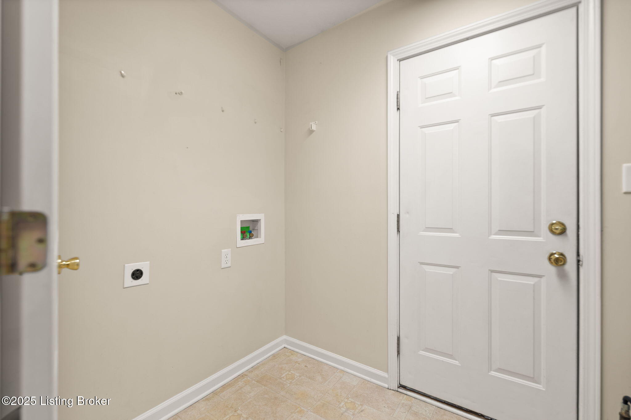 226 7th Ave Property Photo 33