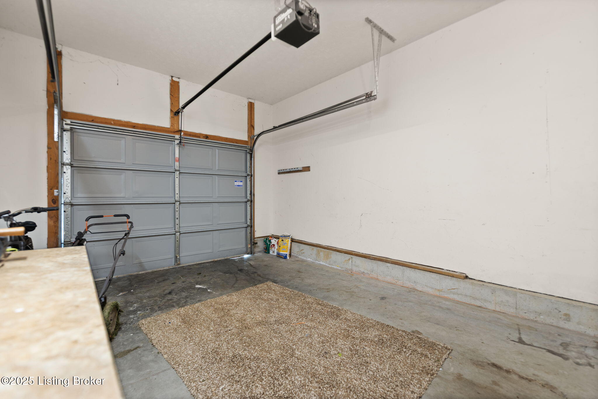 226 7th Ave Property Photo 36