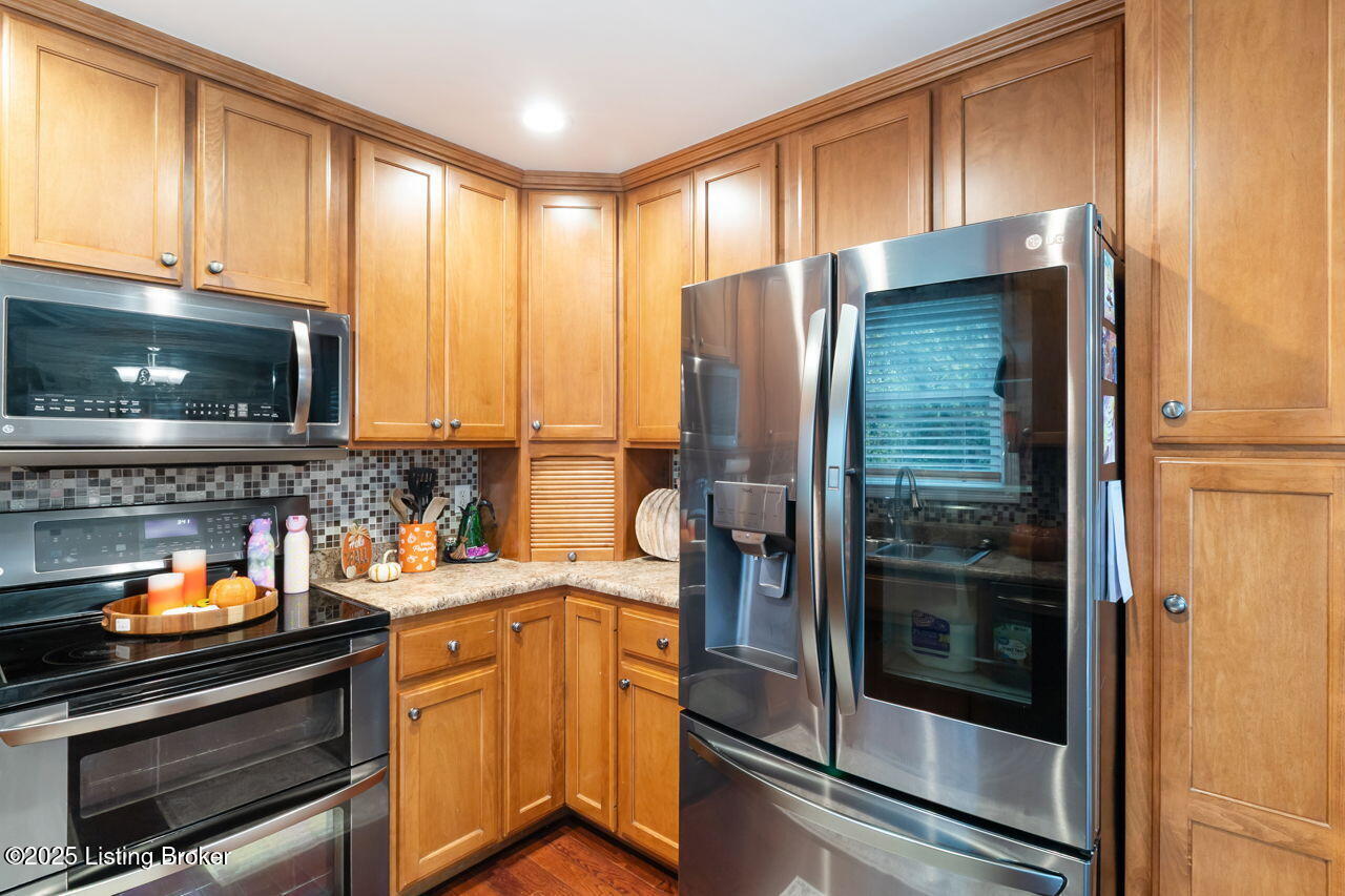 100 Benelli Dr Property Photo 10