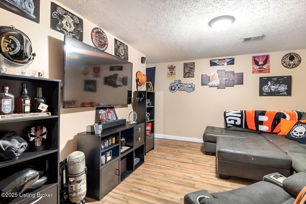 100 Benelli Dr Property Photo 18