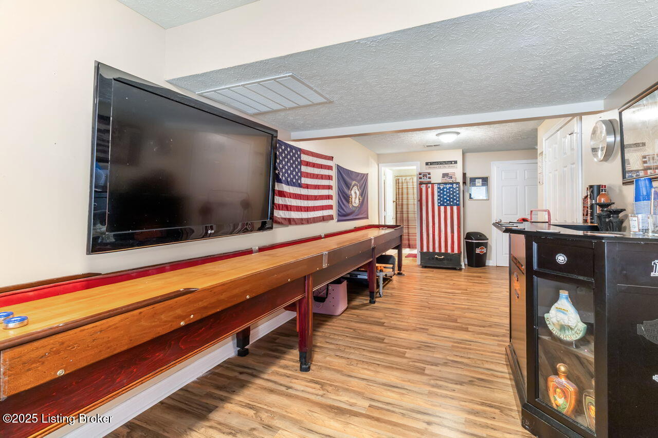 100 Benelli Dr Property Photo 23