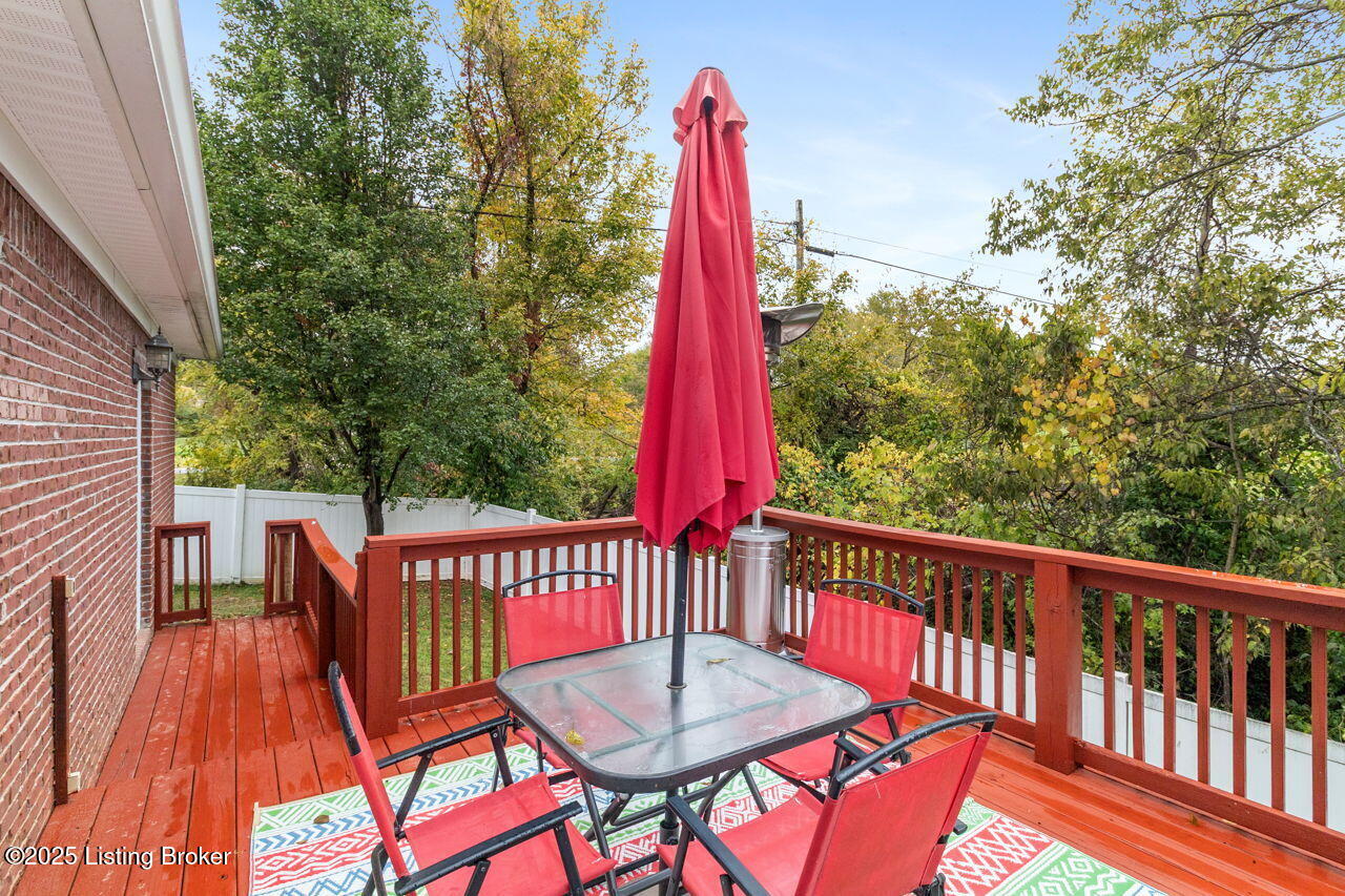 100 Benelli Dr Property Photo 27