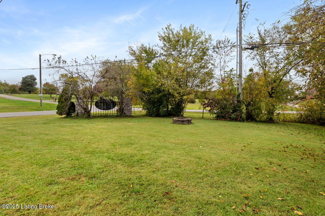 100 Benelli Dr Property Photo 28