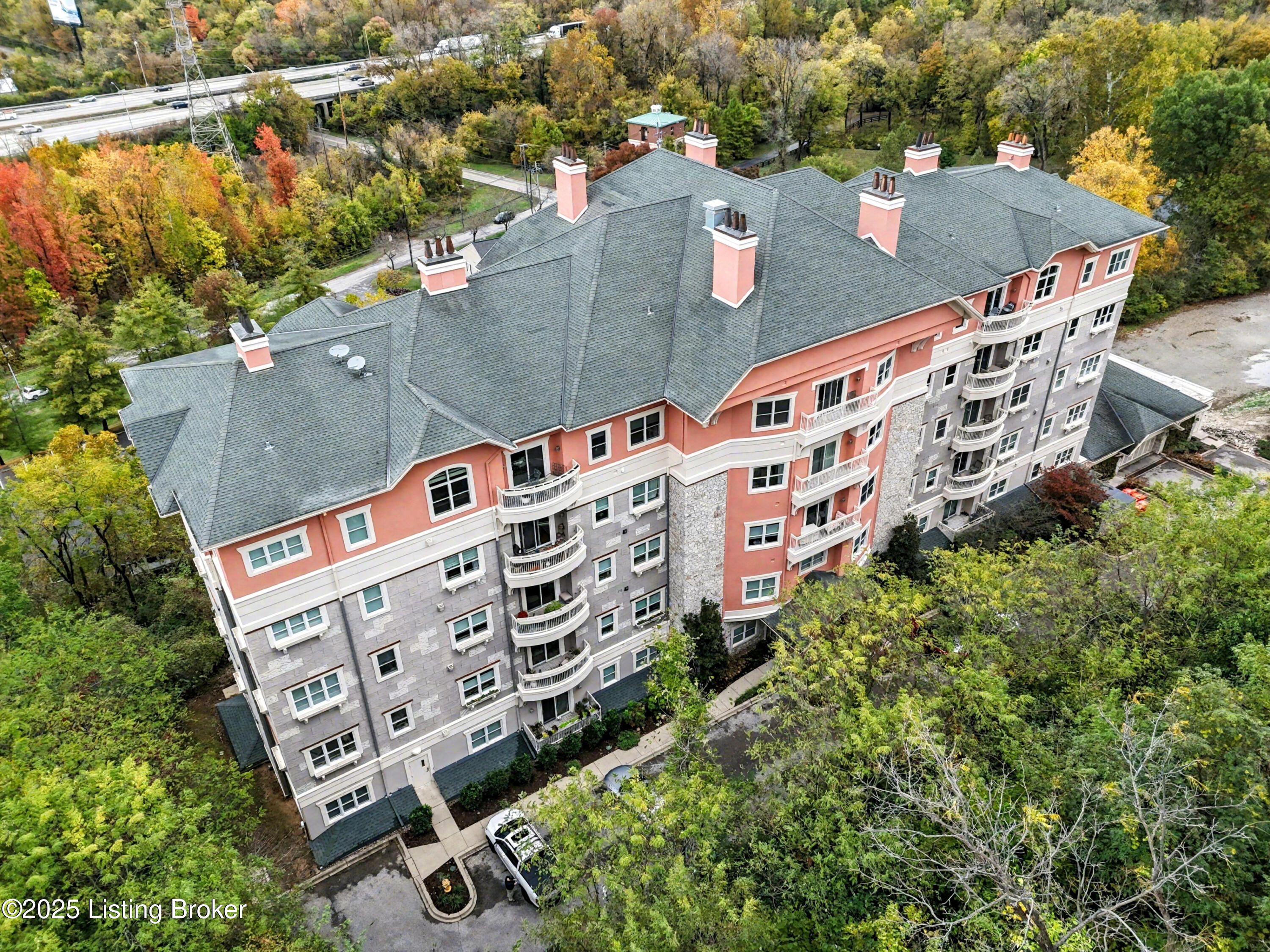 1409 Mockingbird Terrace Dr Unit 104 Property Photo 44