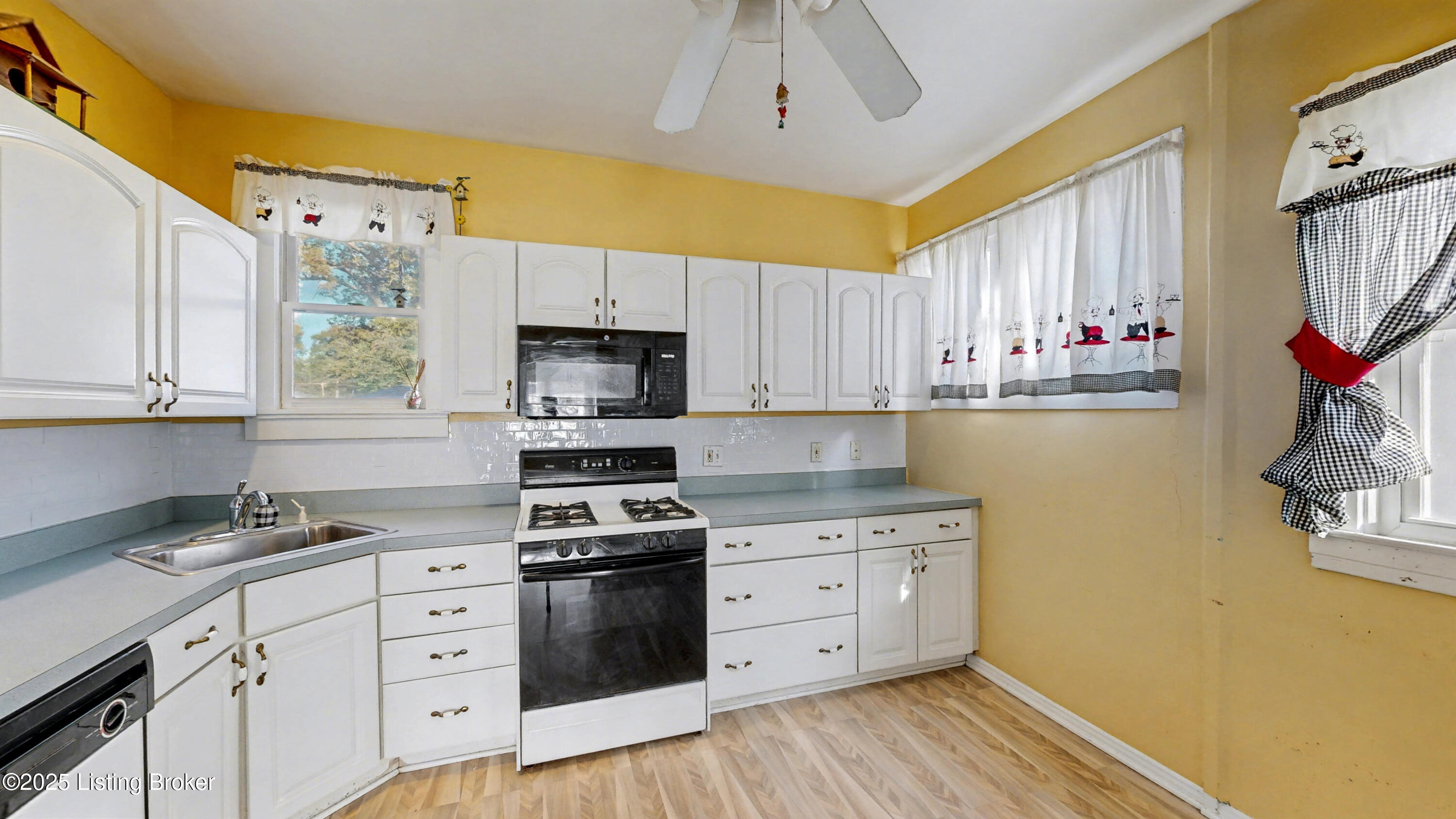 219 Pennsylvania Ave Property Photo 11