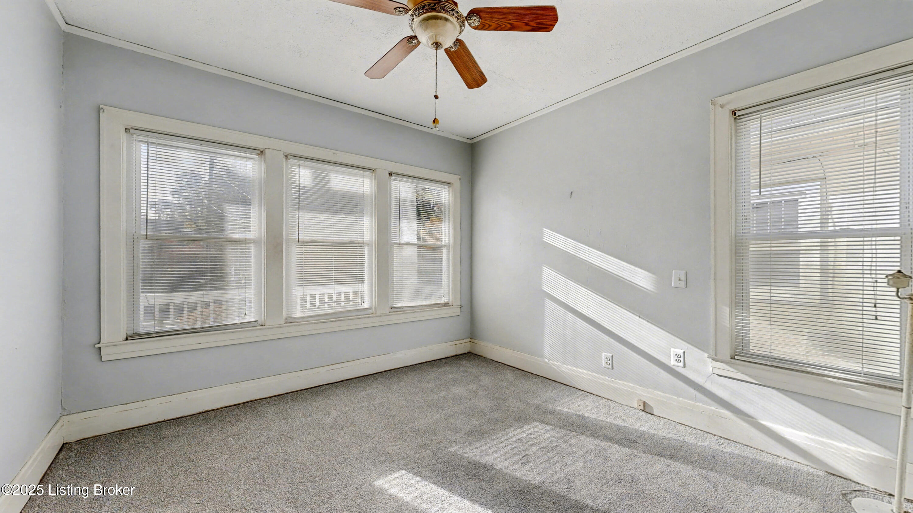 219 Pennsylvania Ave Property Photo 15