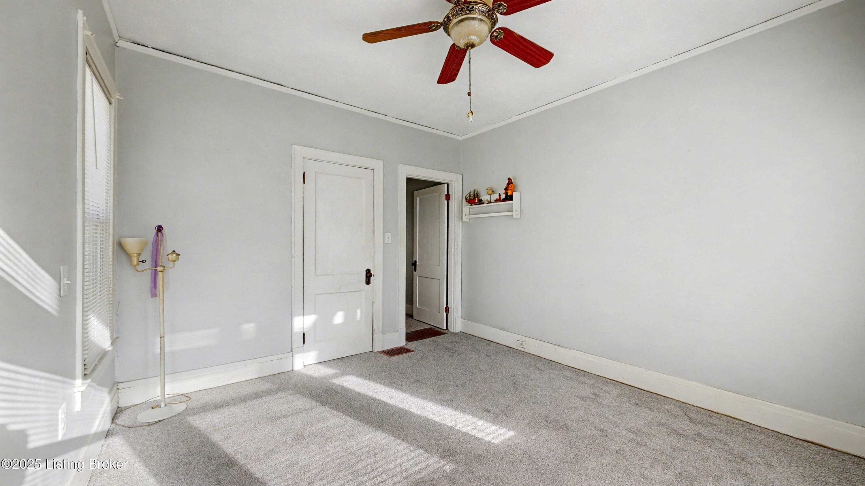 219 Pennsylvania Ave Property Photo 16
